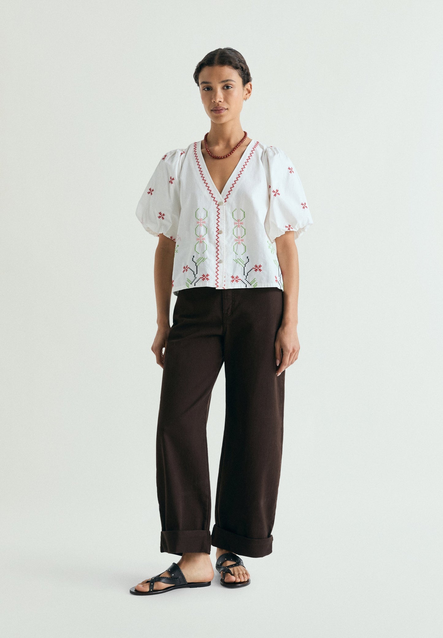 BLUSA BORDADOS FLORAIS