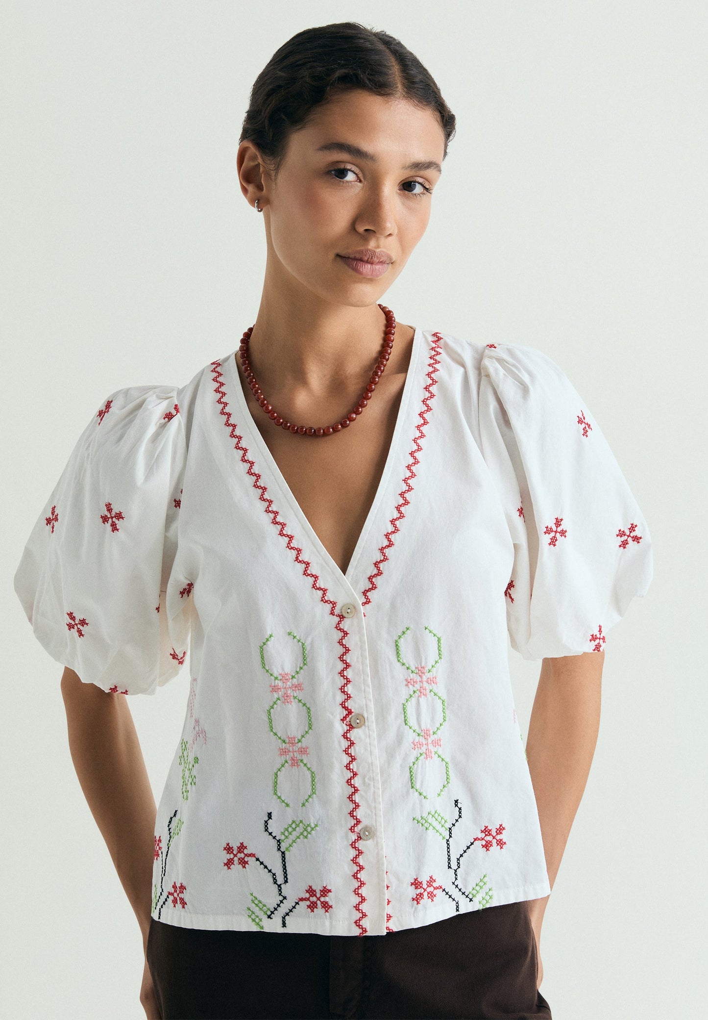 BLUSA BORDADOS FLORAIS