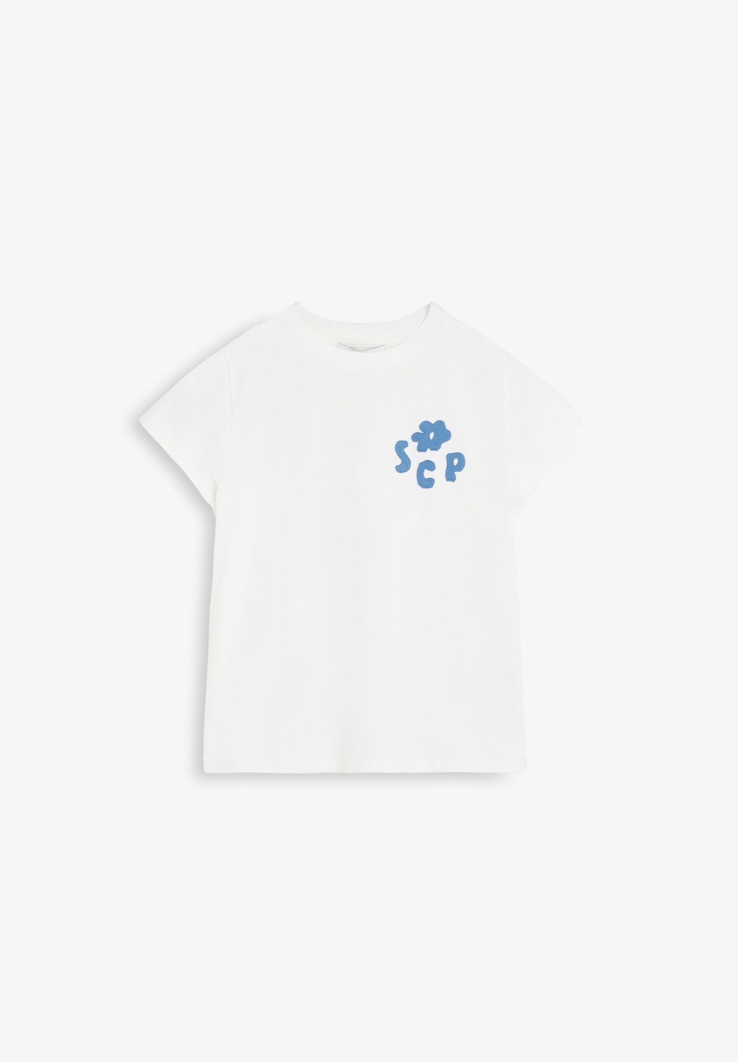 T-SHIRT COM REMENDOS BORDADOS