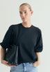 T-SHIRT COM MANGA PERFURADA