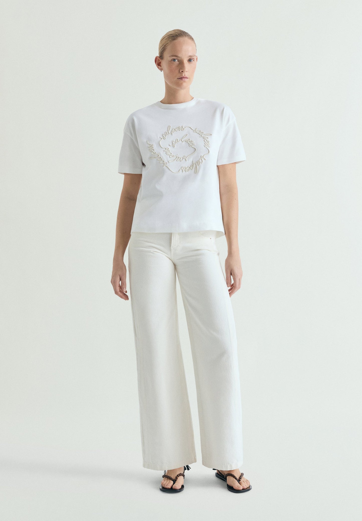 T-SHIRT BORDADA ESPIRAL