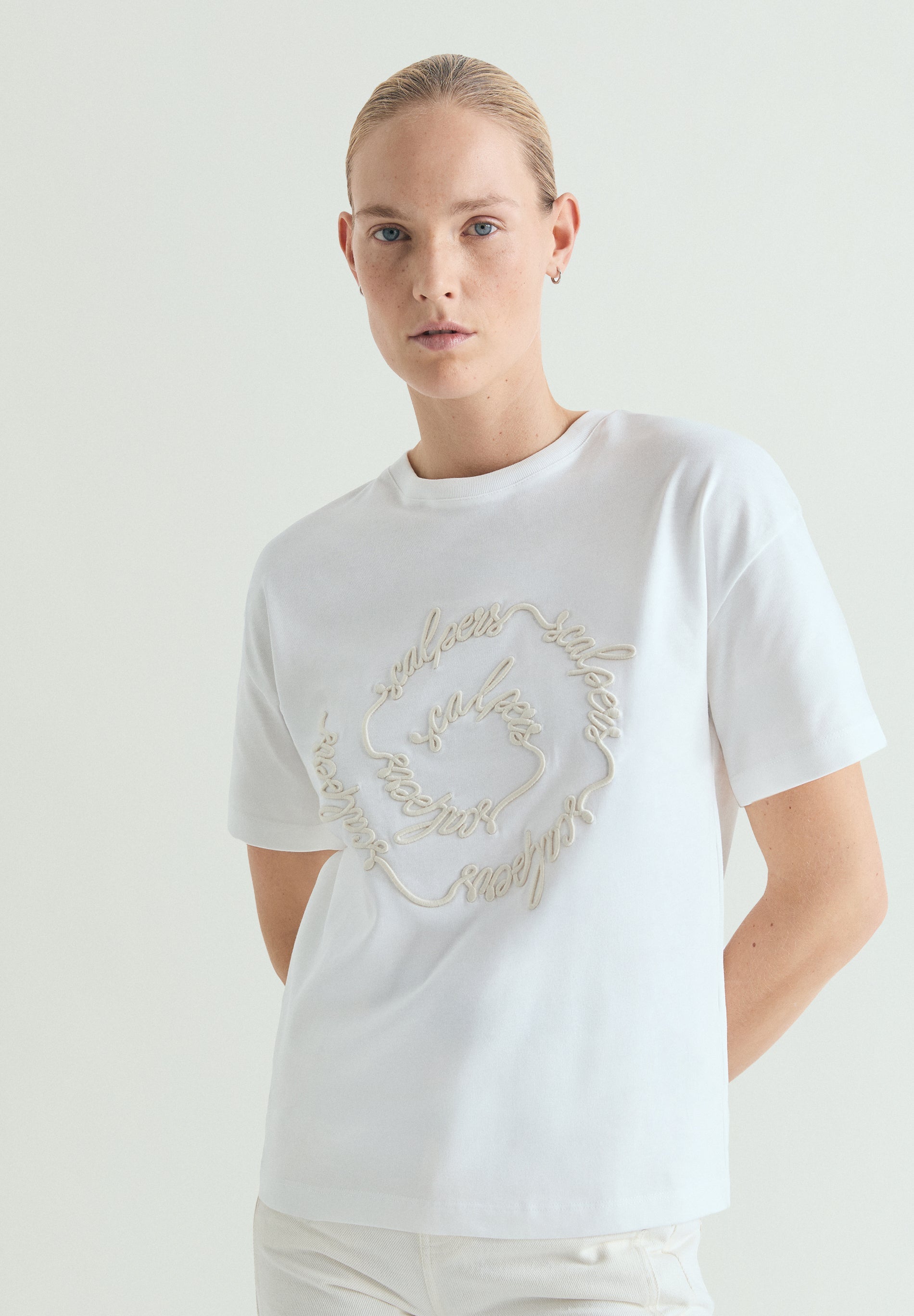 T-SHIRT BORDADA ESPIRAL