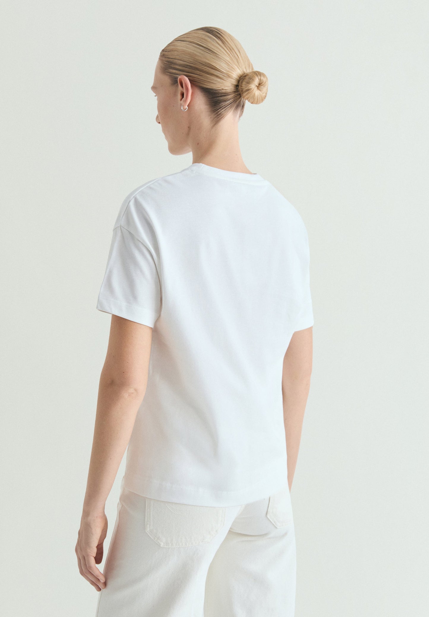 T-SHIRT BORDADA ESPIRAL
