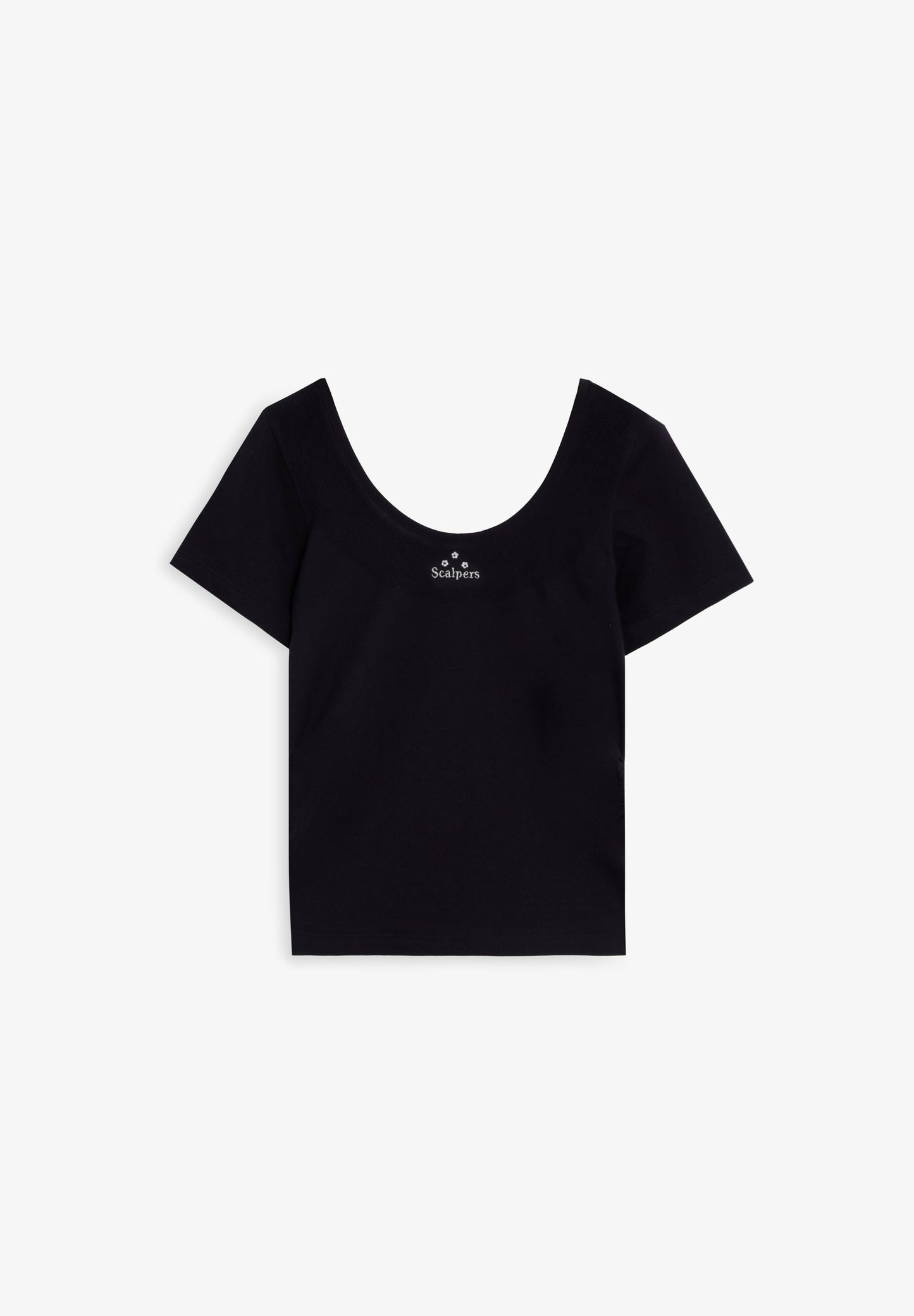 T-SHIRT COM DECOTE REDONDO E MISSANGAS