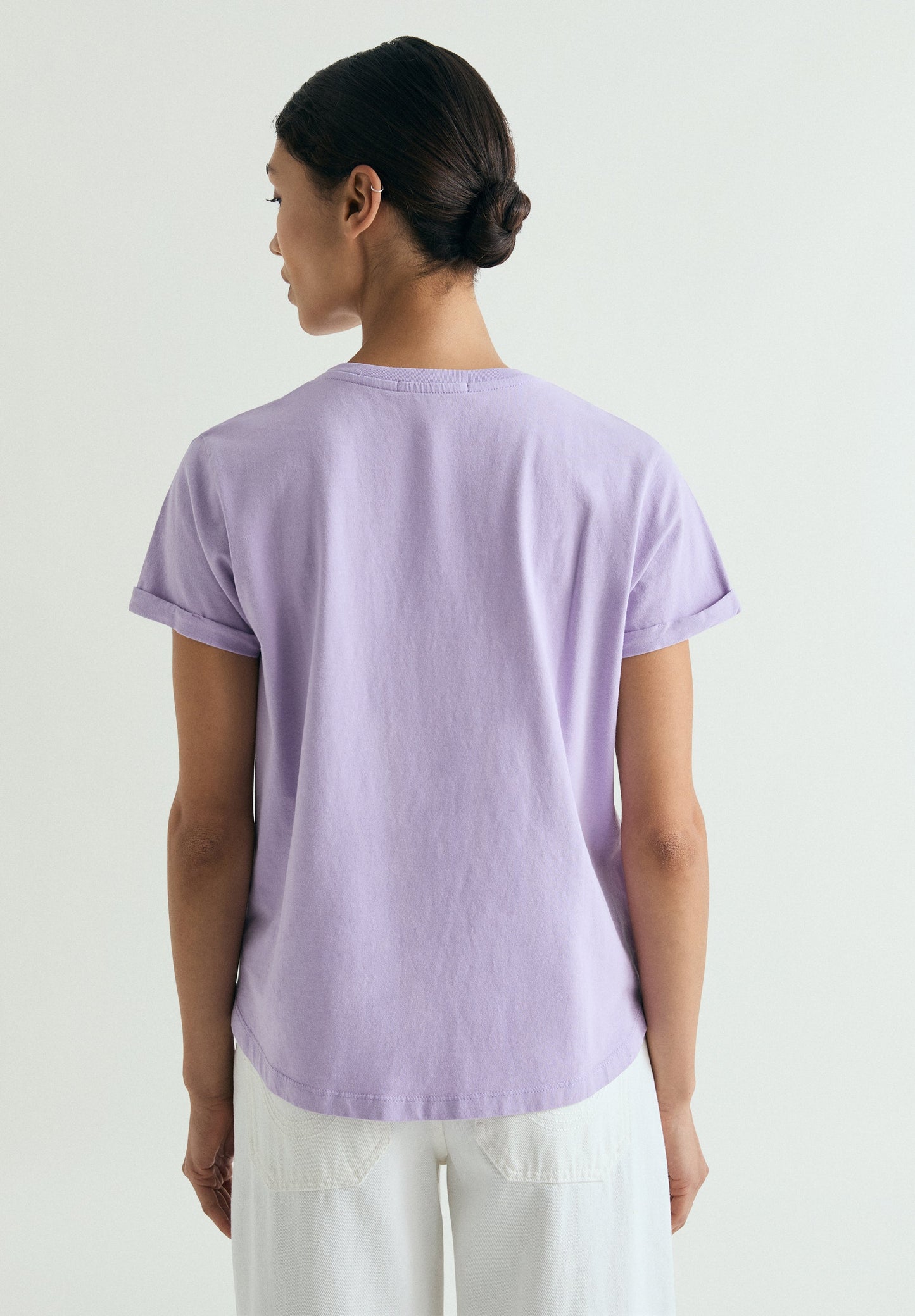 T-SHIRT BÁSICA COM SKULL