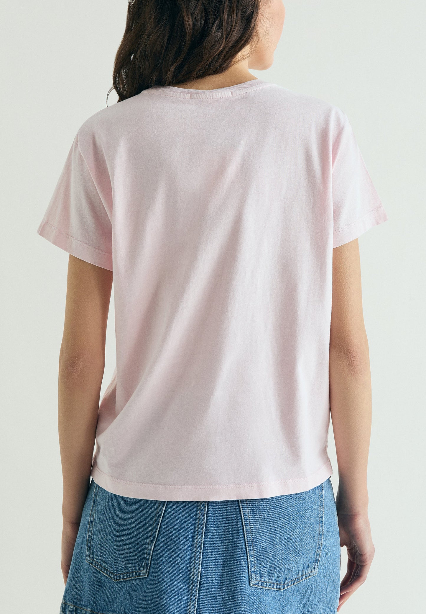 T-SHIRT BÁSICA COM SKULL