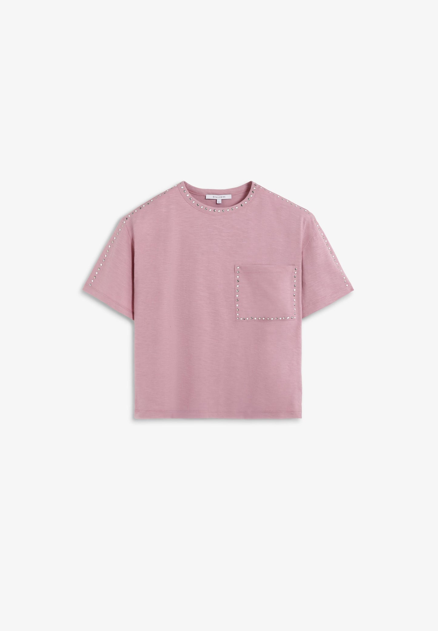 T-SHIRT COM TACHAS NO BOLSO