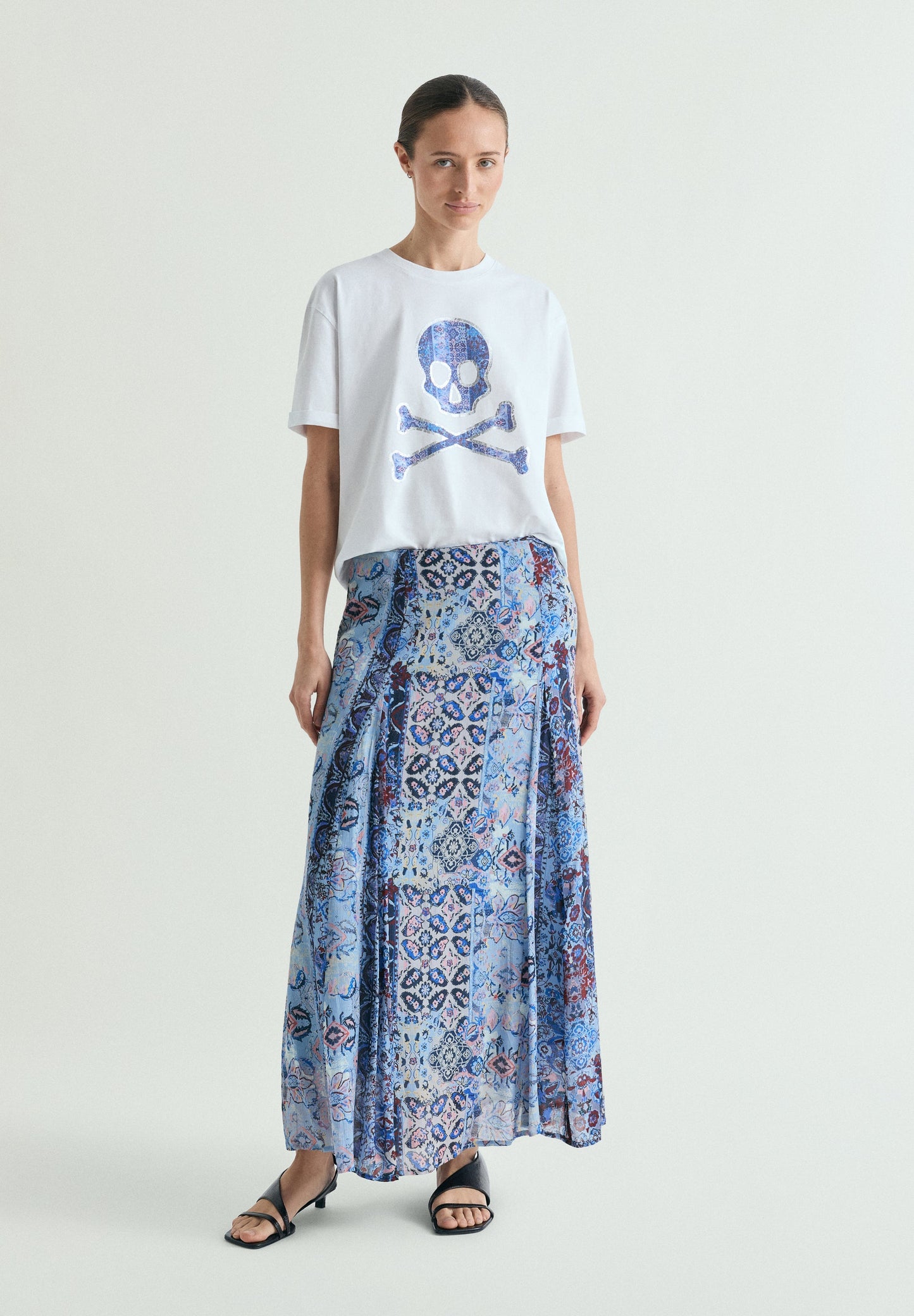 T-SHIRT ESTAMPADA COM LOGÓTIPO