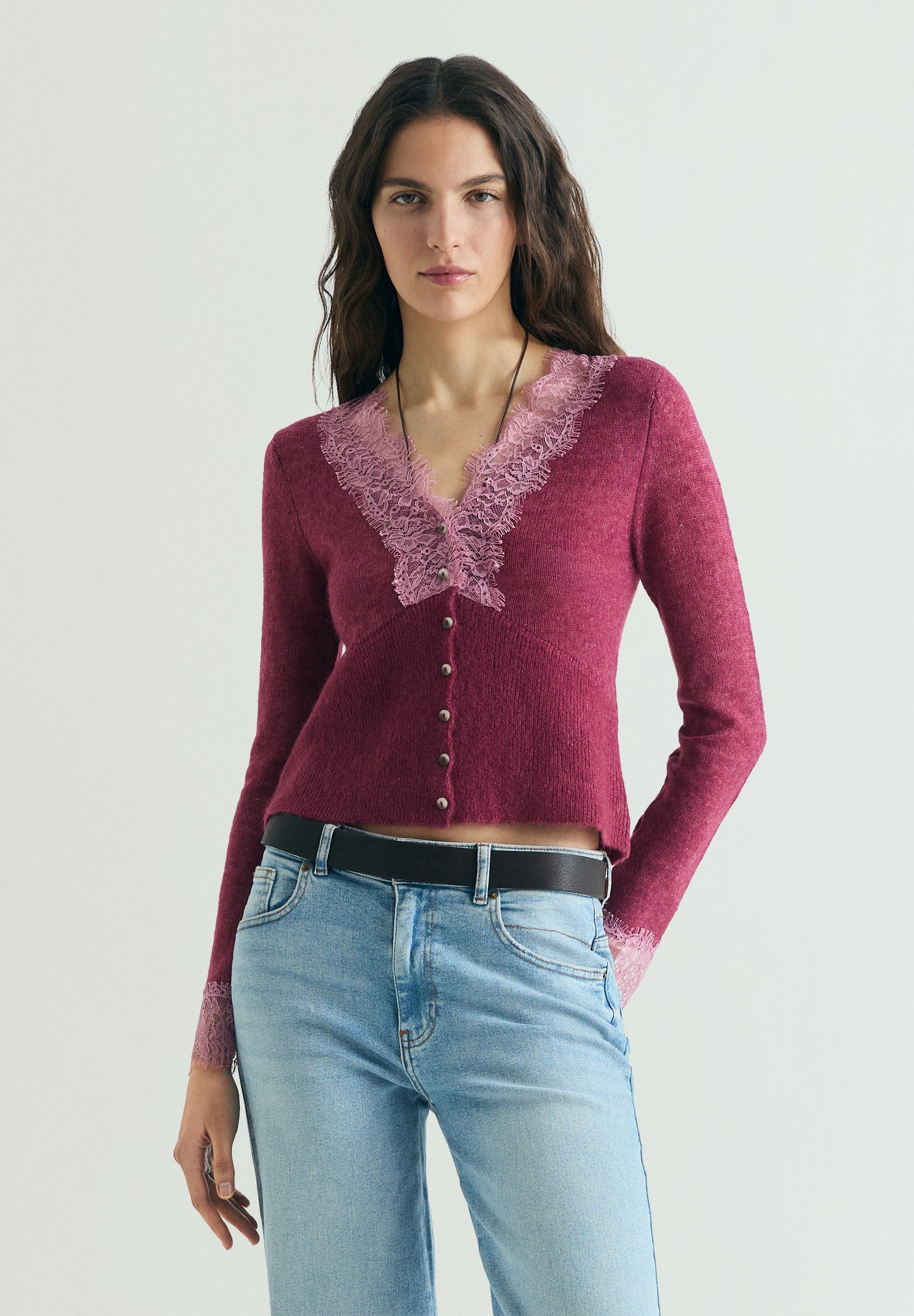 CARDIGAN DE MALHA COM RENDA
