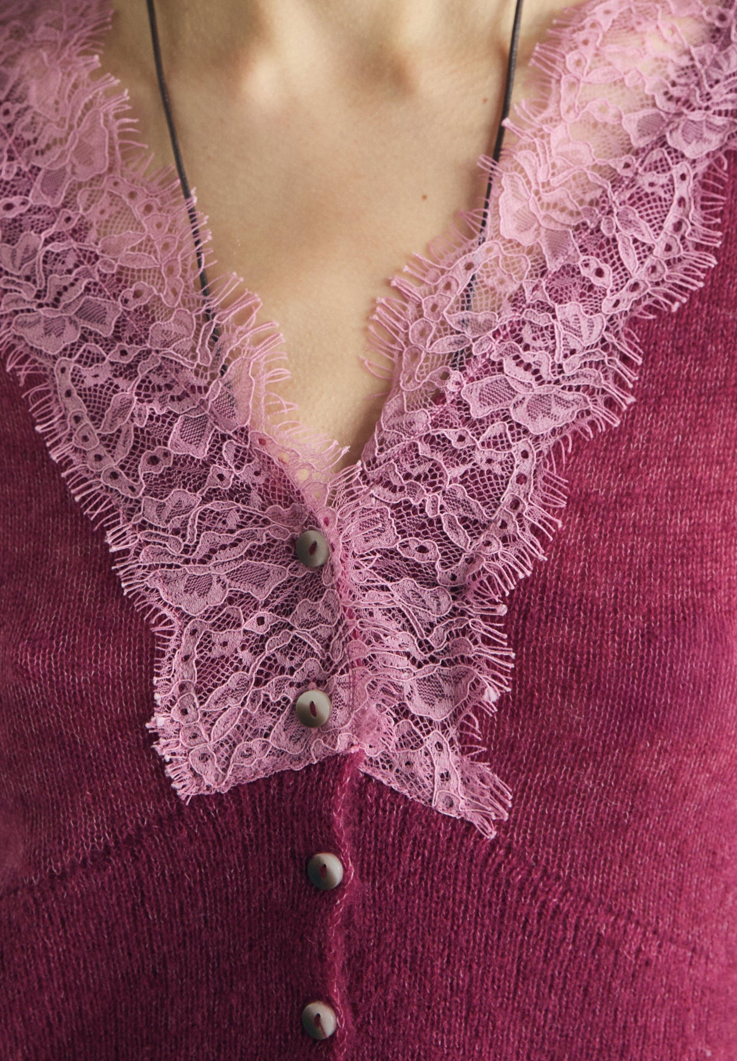 CARDIGAN DE MALHA COM RENDA