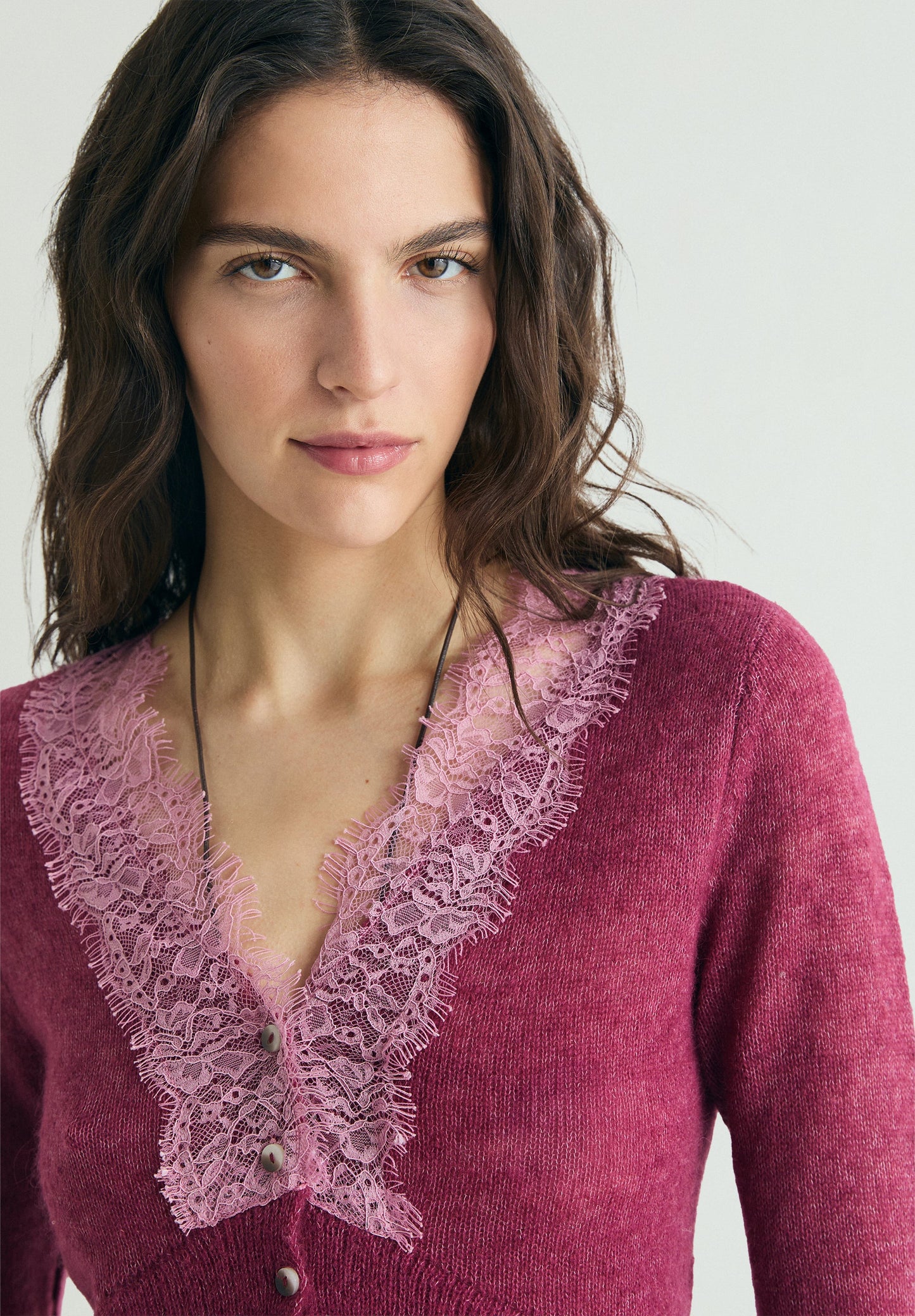 CARDIGAN DE MALHA COM RENDA