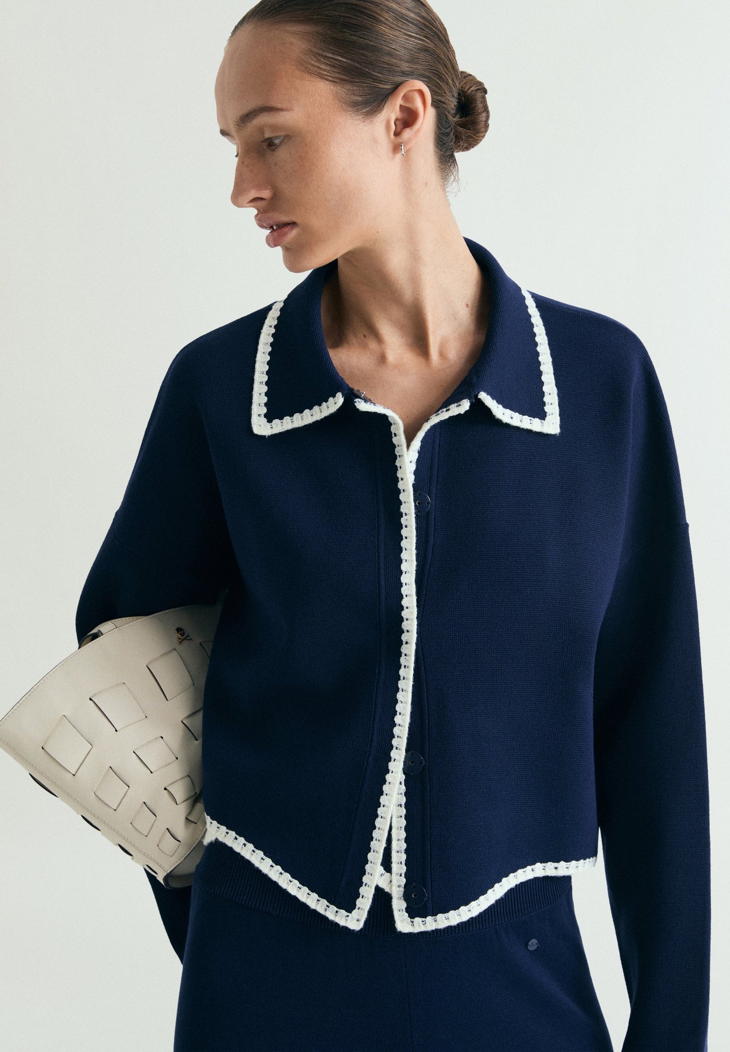 CARDIGAN DE MALHA FINA EM CONTRASTE