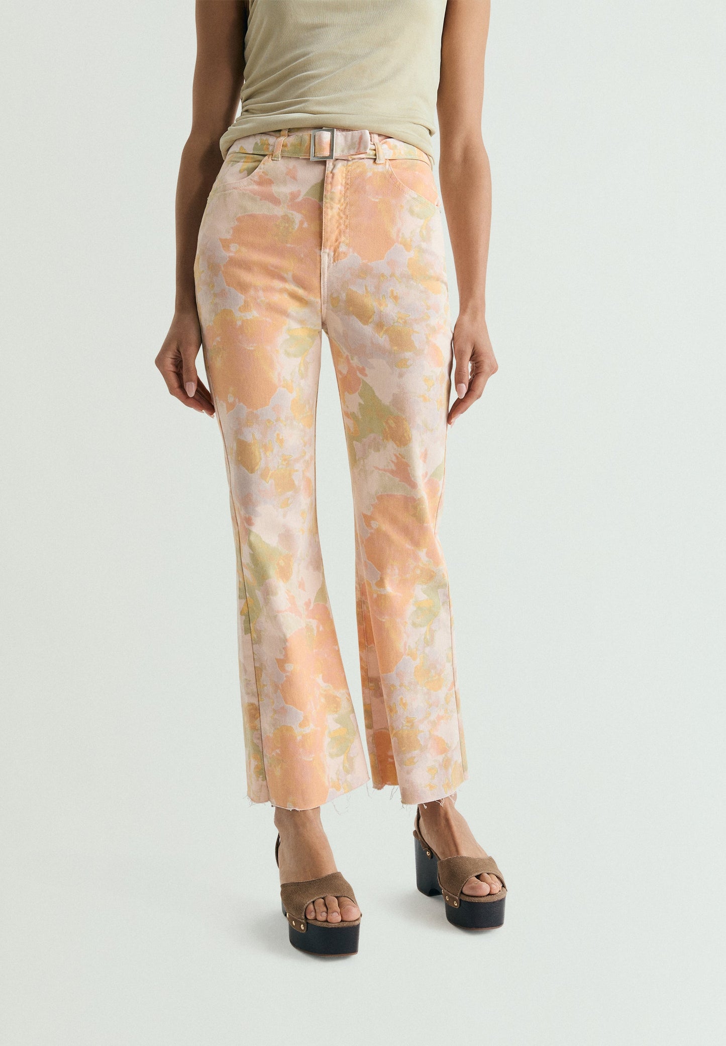 JEANS BOCA DE SINO PADRÃO FLORAL