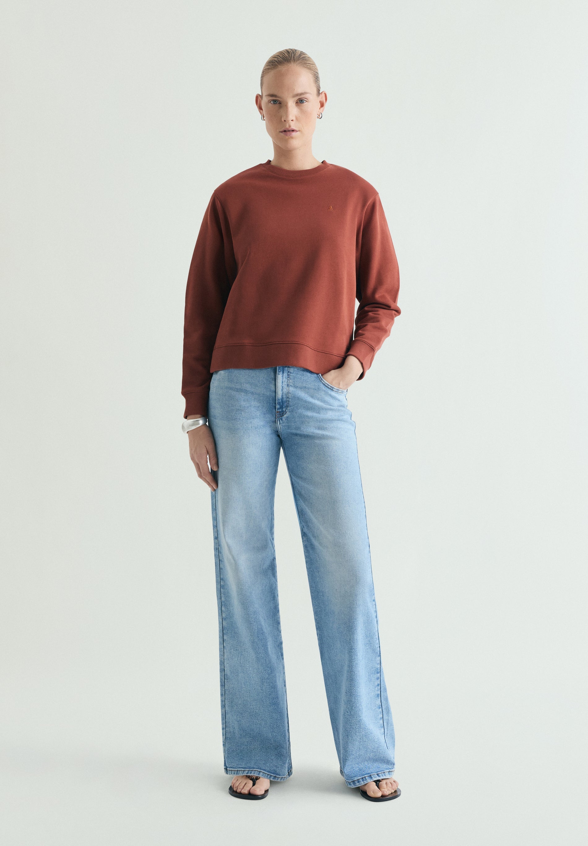 SWEATSHIRT BÁSICA COM SKULL