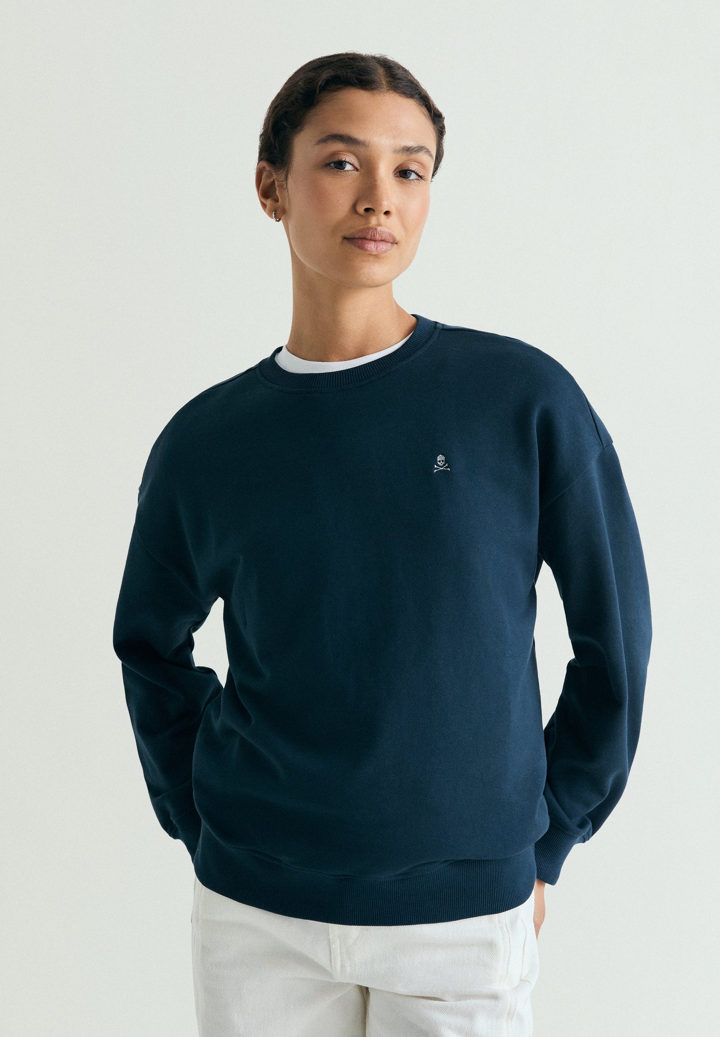 SWEATSHIRT COM BORDADO ATRÁS