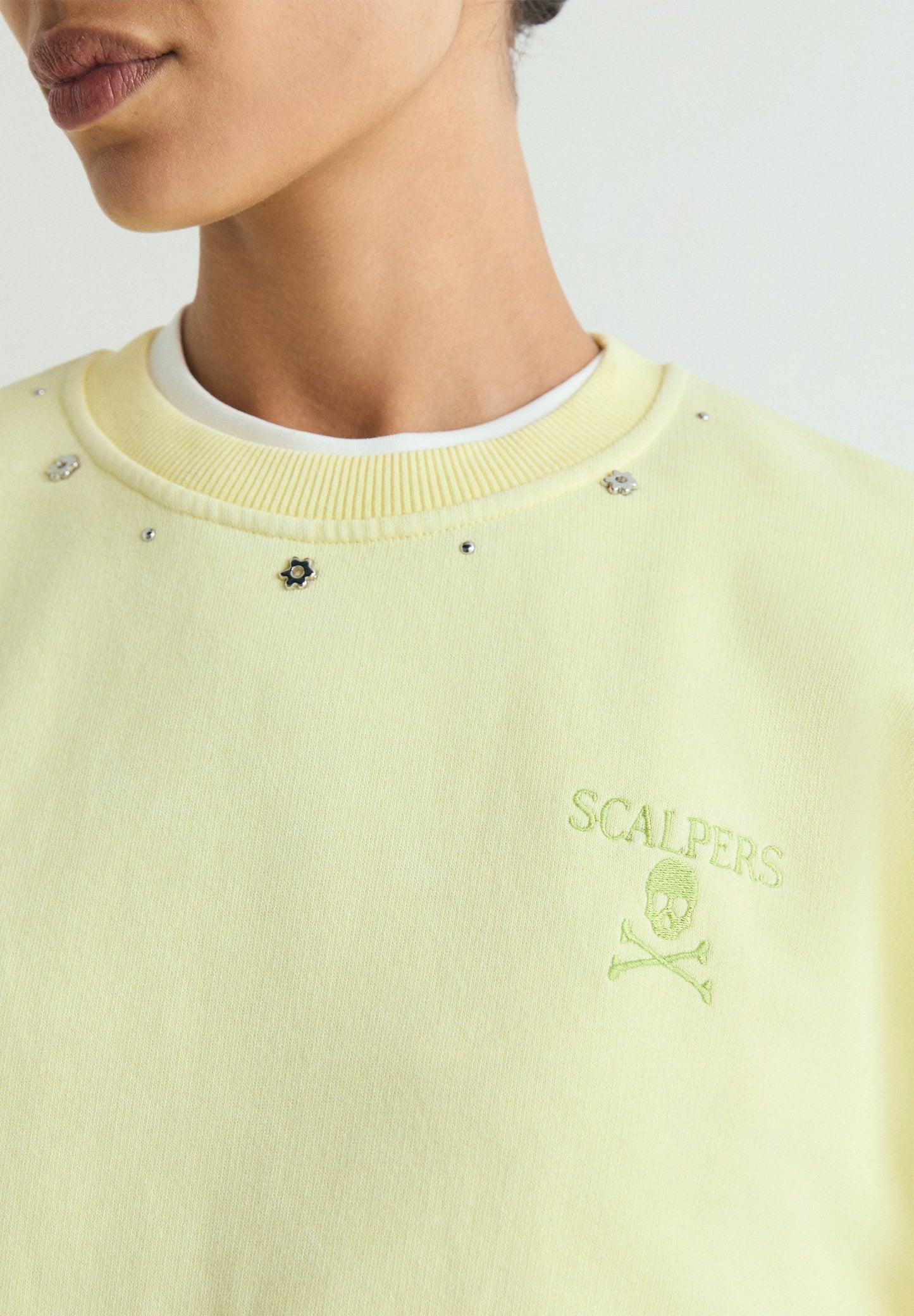 SWEATSHIRT TACHAS SKULL