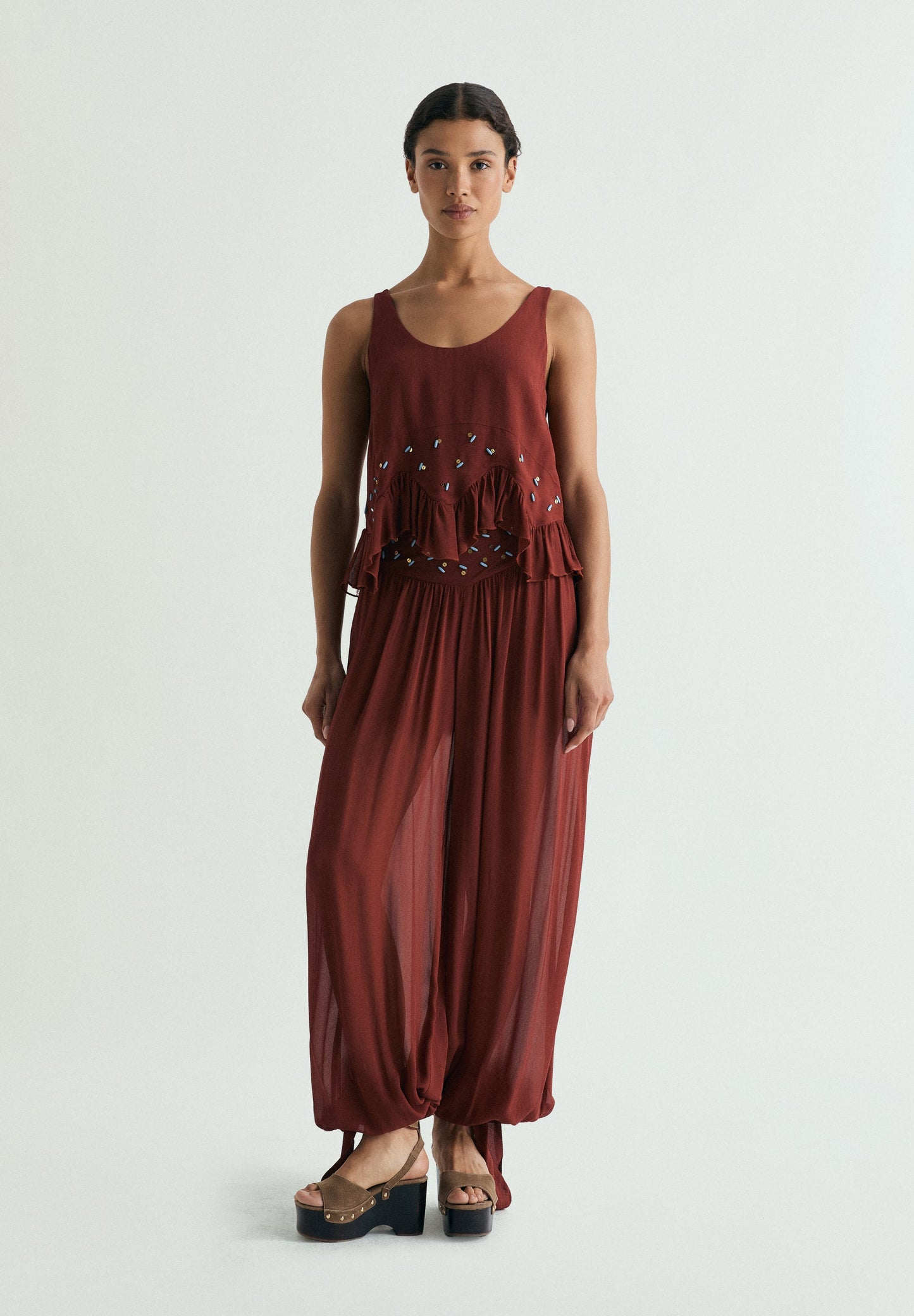TOP FLUIDO COM APLIQUES