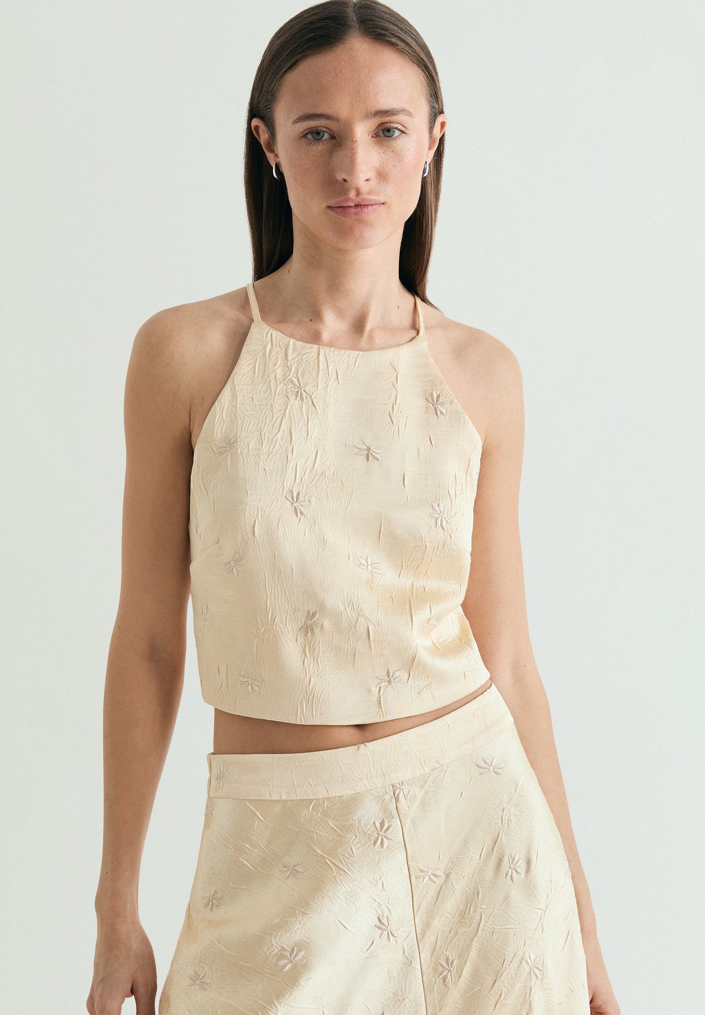 TOP HALTER BORDADO