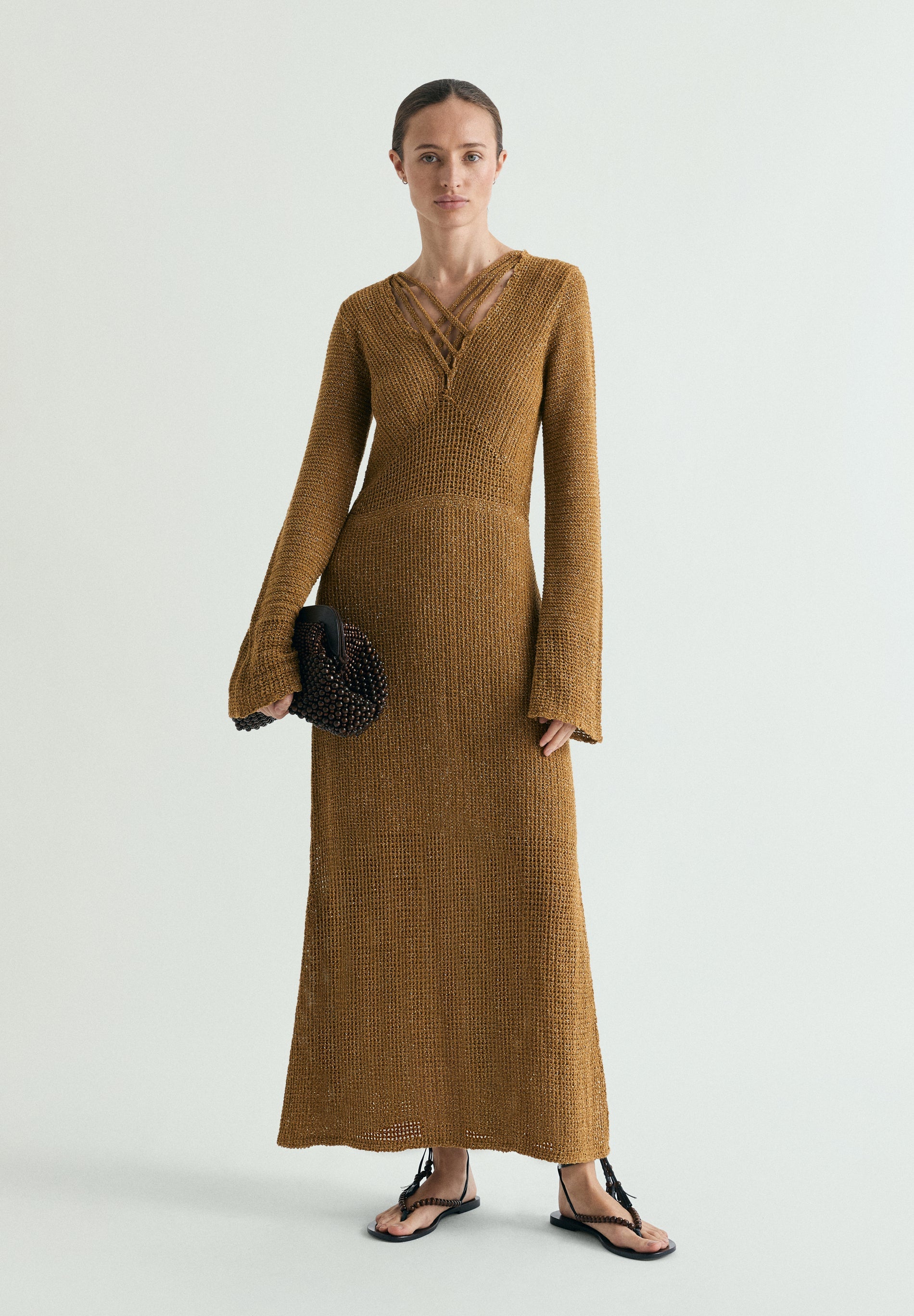 VESTIDO DE MALHA COM FIO METALIZADO