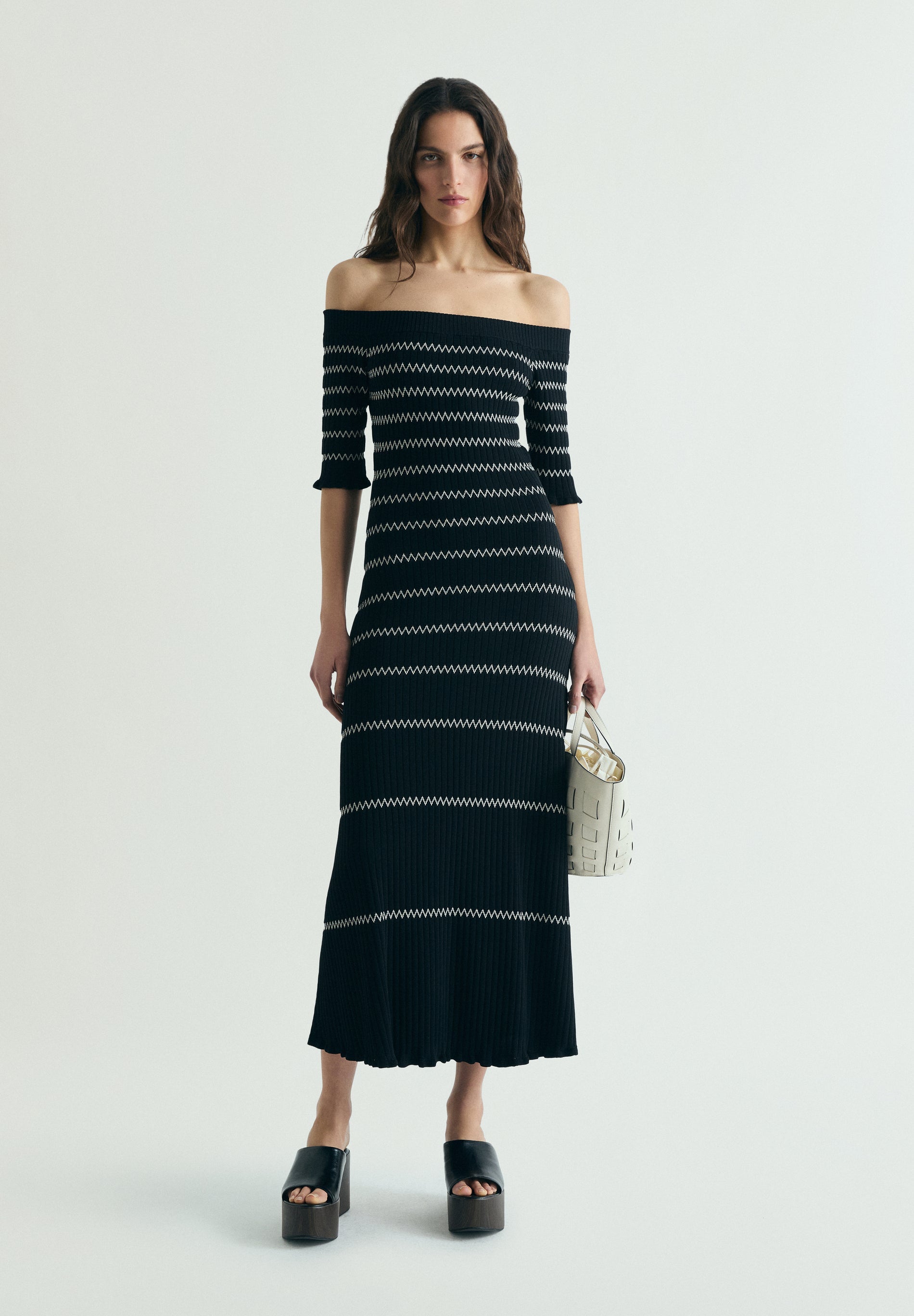 VESTIDO DE MALHA DECOTE BARDOT