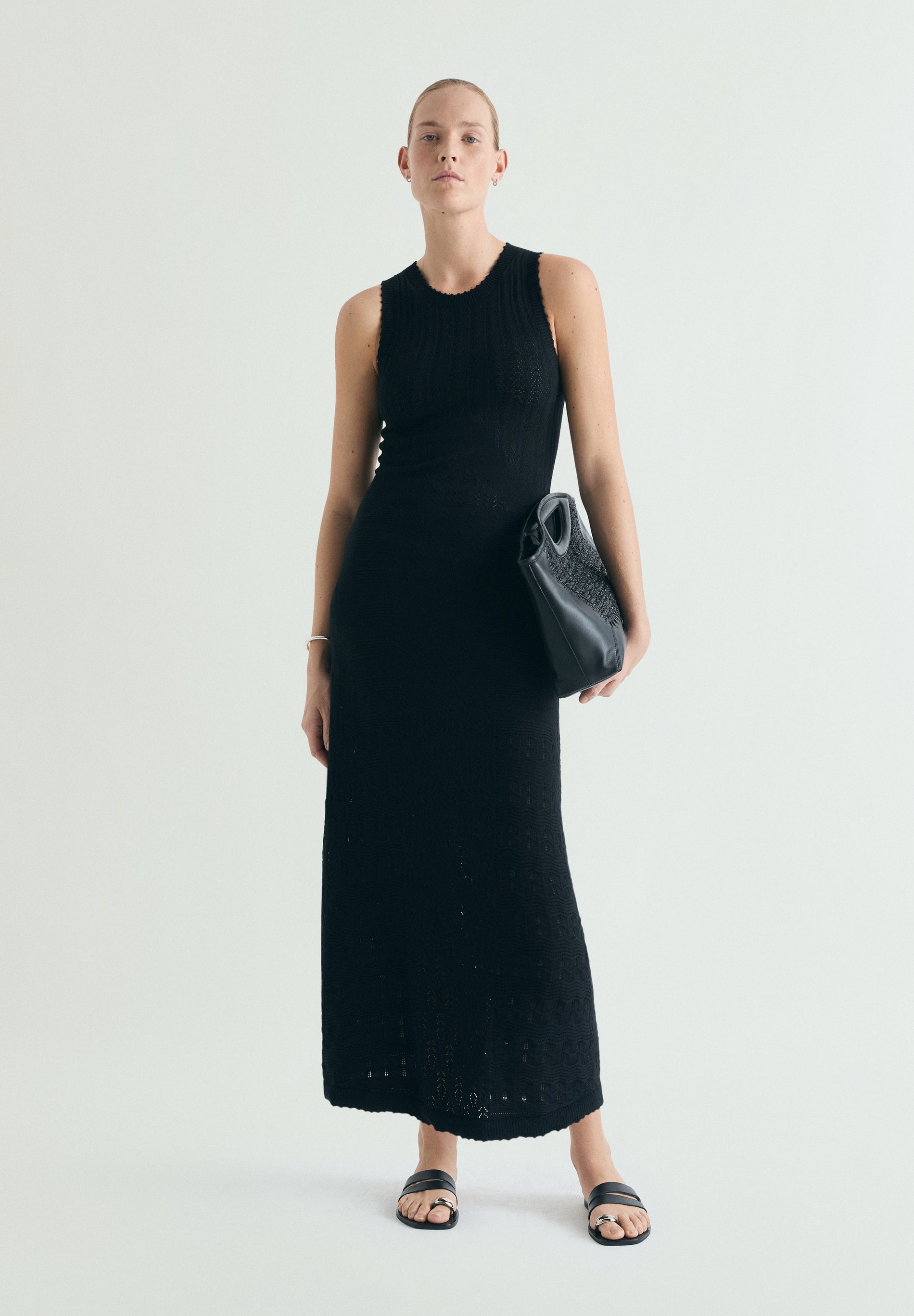 VESTIDO DE MALHA RENDILHADO