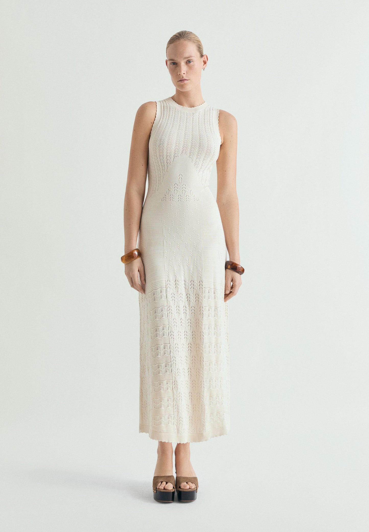 VESTIDO DE MALHA RENDILHADO