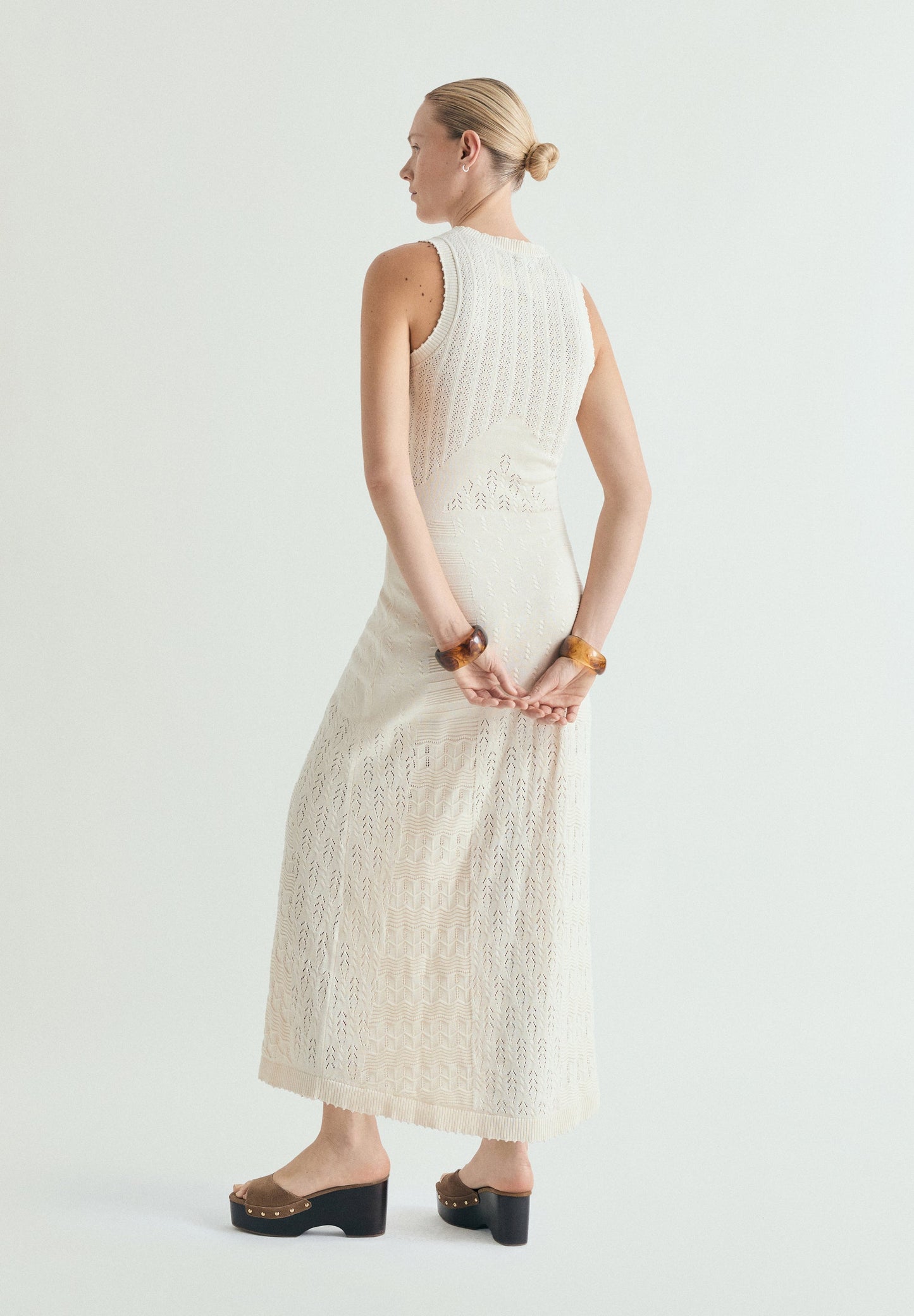 VESTIDO DE MALHA RENDILHADO