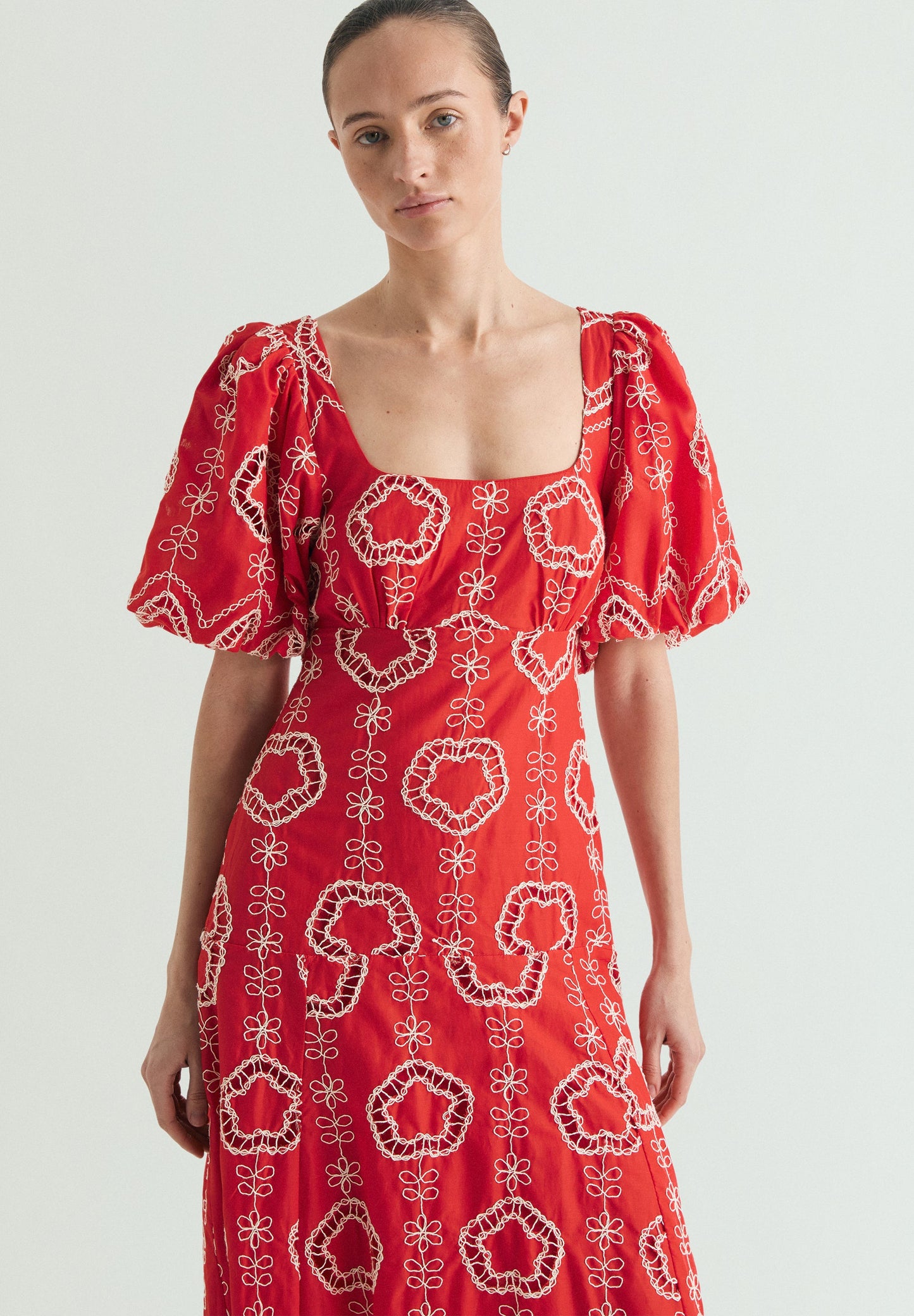 VESTIDO MIDI COM MANGAS ABALONADAS