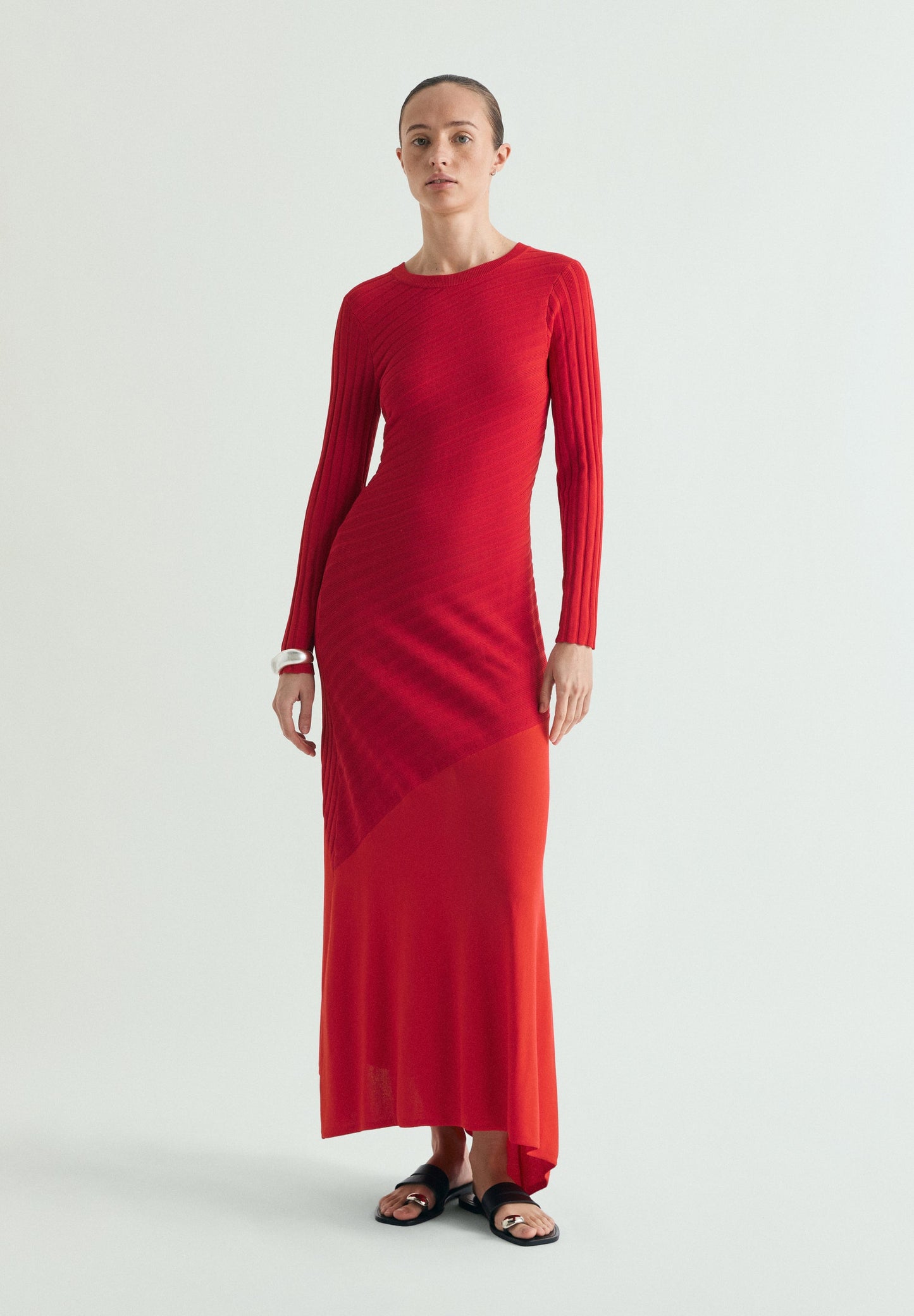 VESTIDO ÀS RISCAS DE MALHA