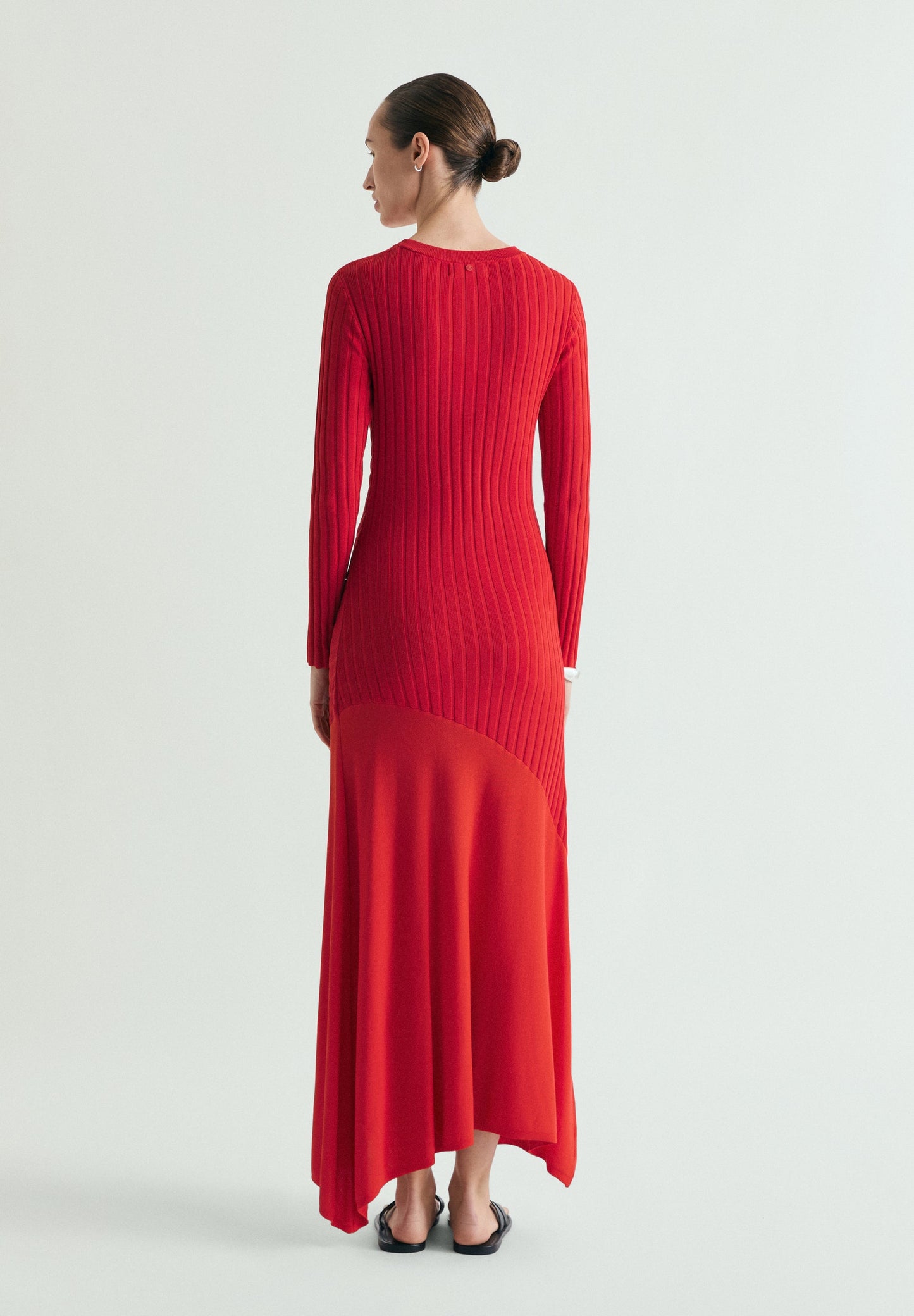 VESTIDO ÀS RISCAS DE MALHA