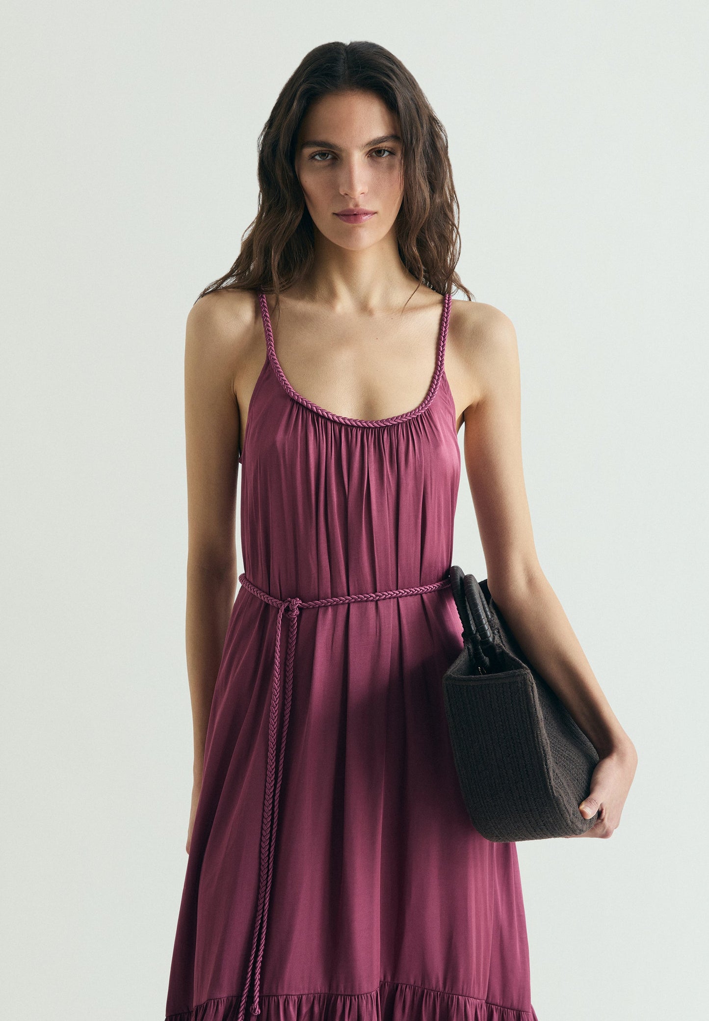 VESTIDO DE CINTURA TRANÇADA