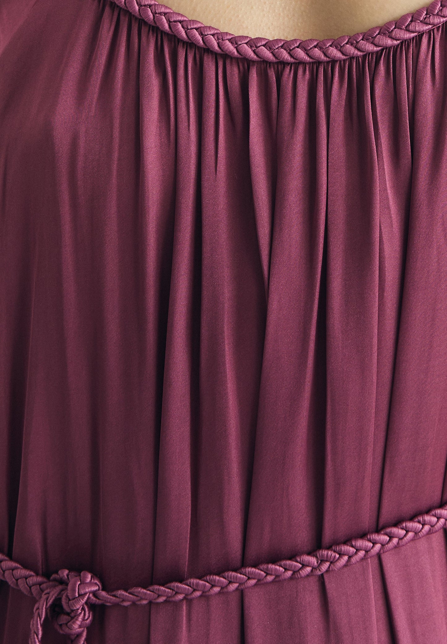 VESTIDO DE CINTURA TRANÇADA