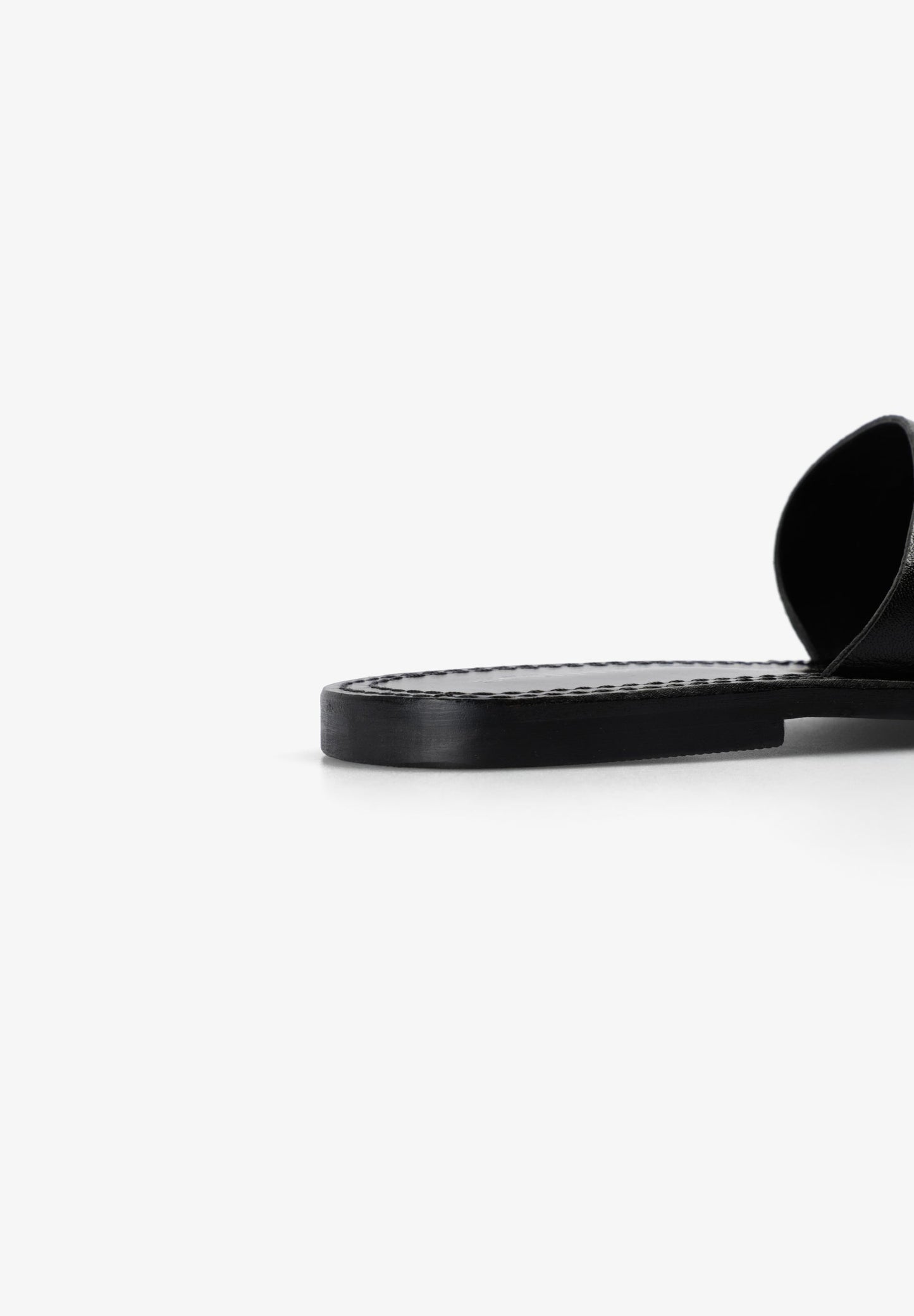 SANDÁLIAS DE PELE COM PORMENOR METÁLICO