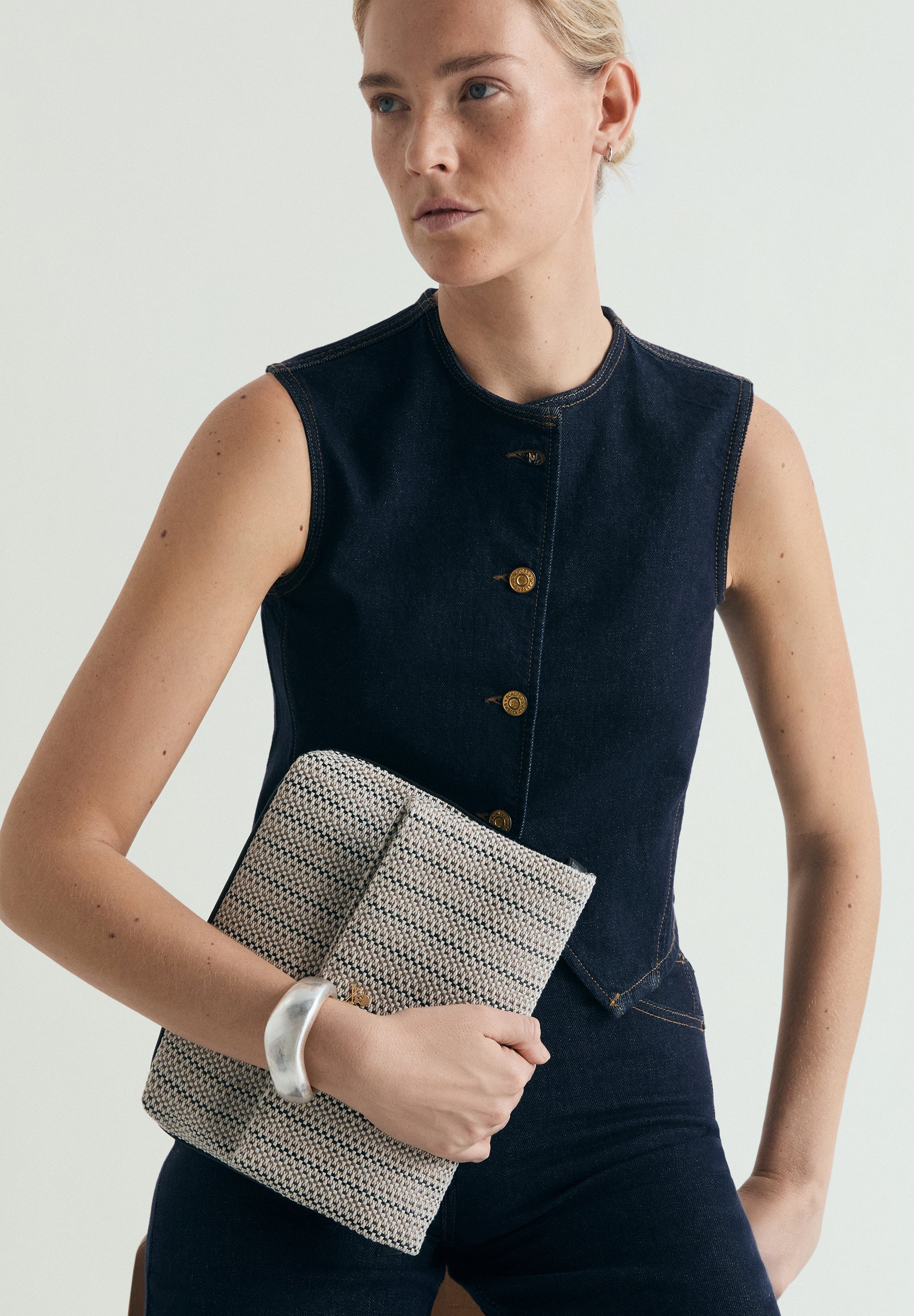 BOLSA CLUTCH TRANÇADA