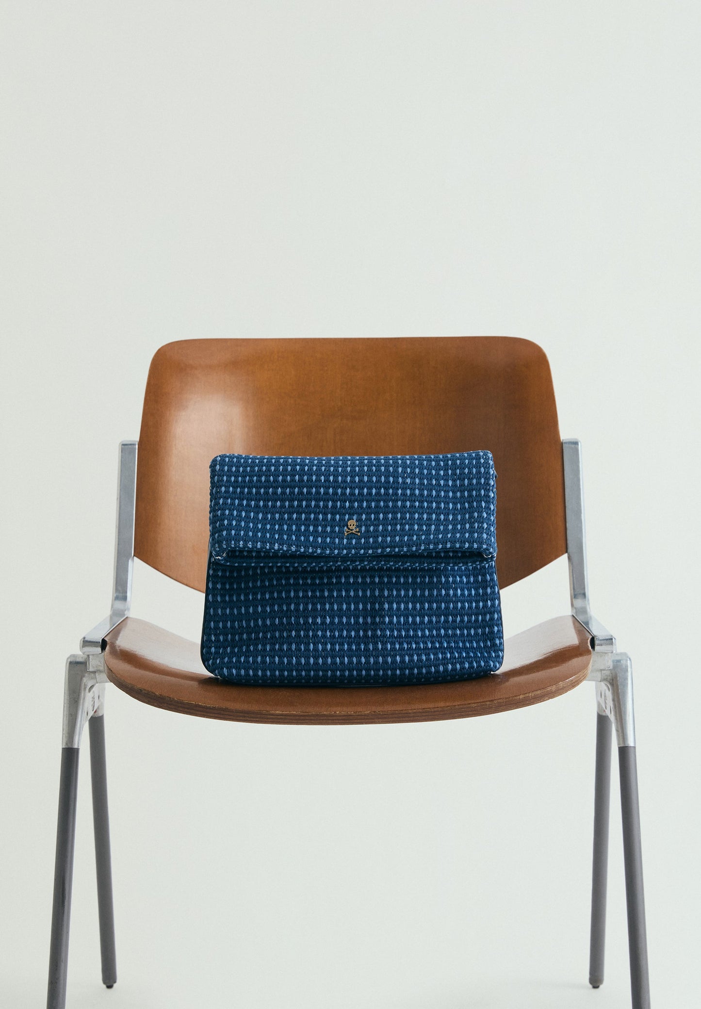 BOLSA CLUTCH TRANÇADA