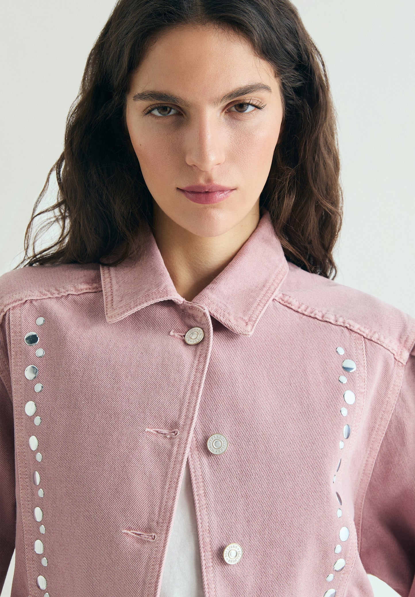 CARDIGAN DENIM COM TACHAS