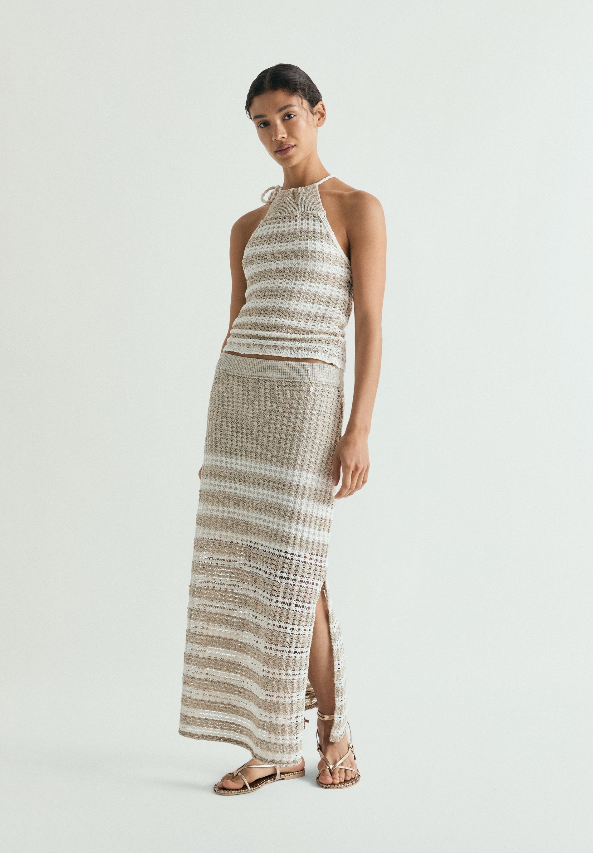 SAIA EM CROCHET COM ABERTURAS