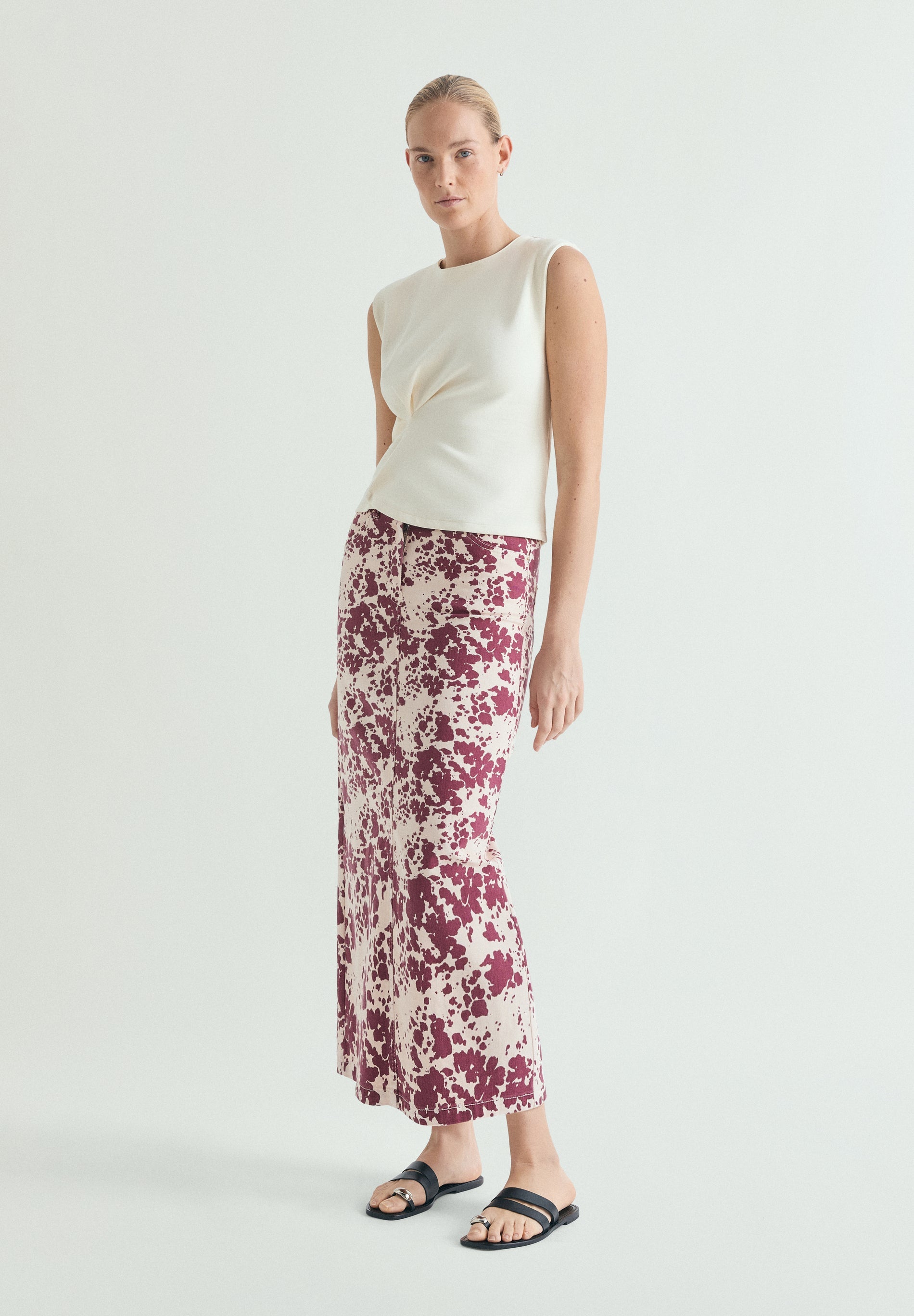 SAIA DENIM COM ESTAMPADO ANIMAL