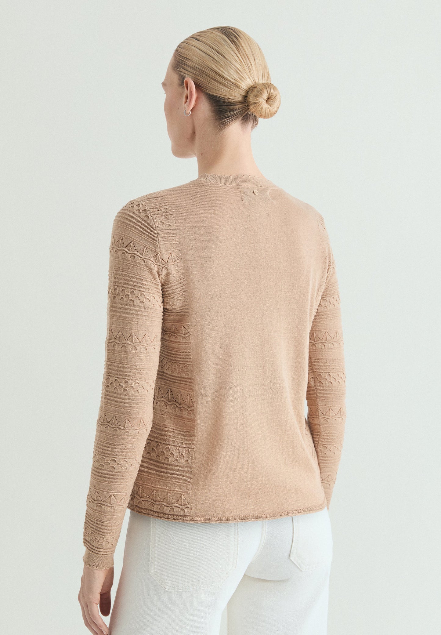 SWEATER DE MALHA COM PORMENORES