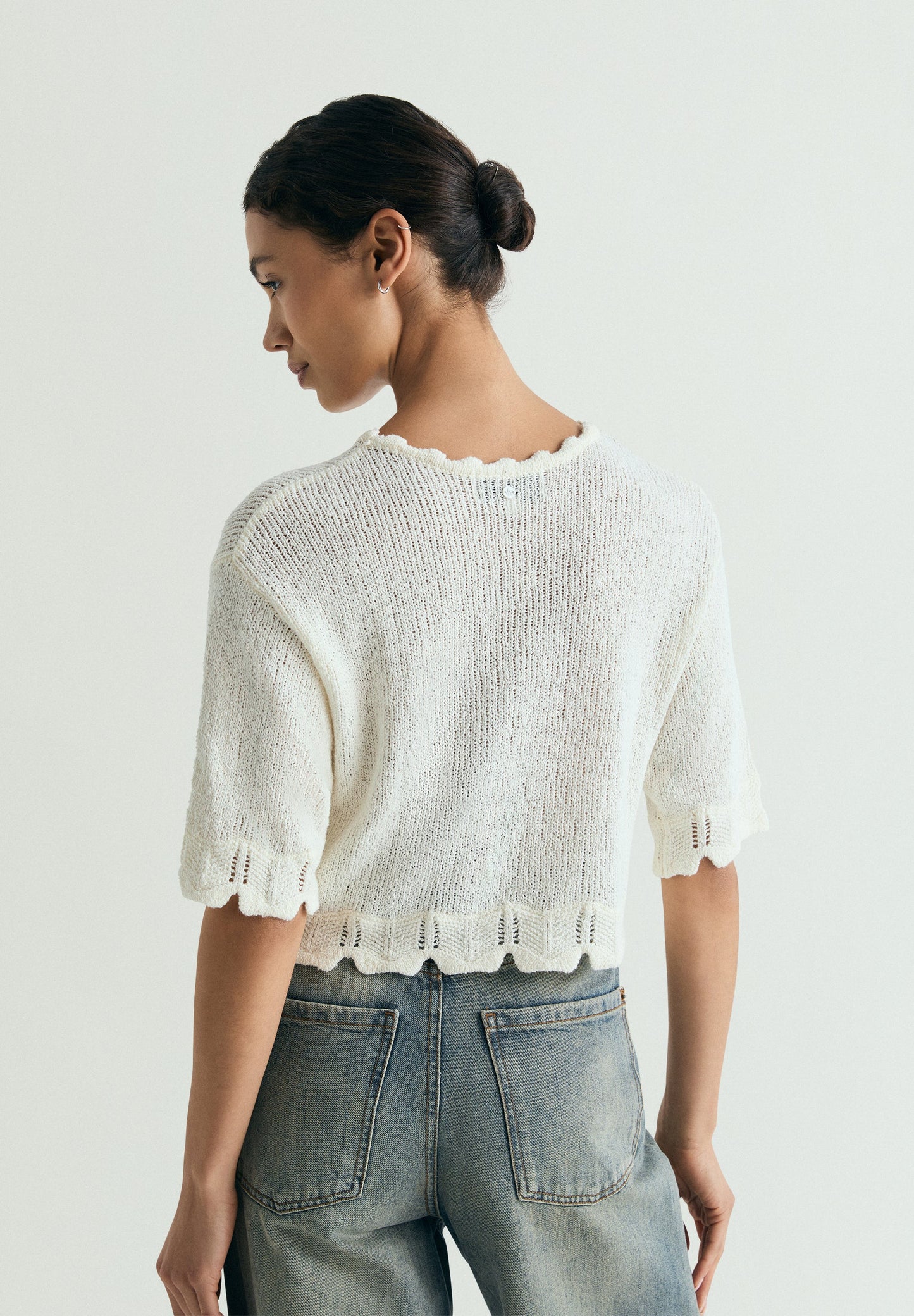SWEATER DE MANGA CURTA CROPPED