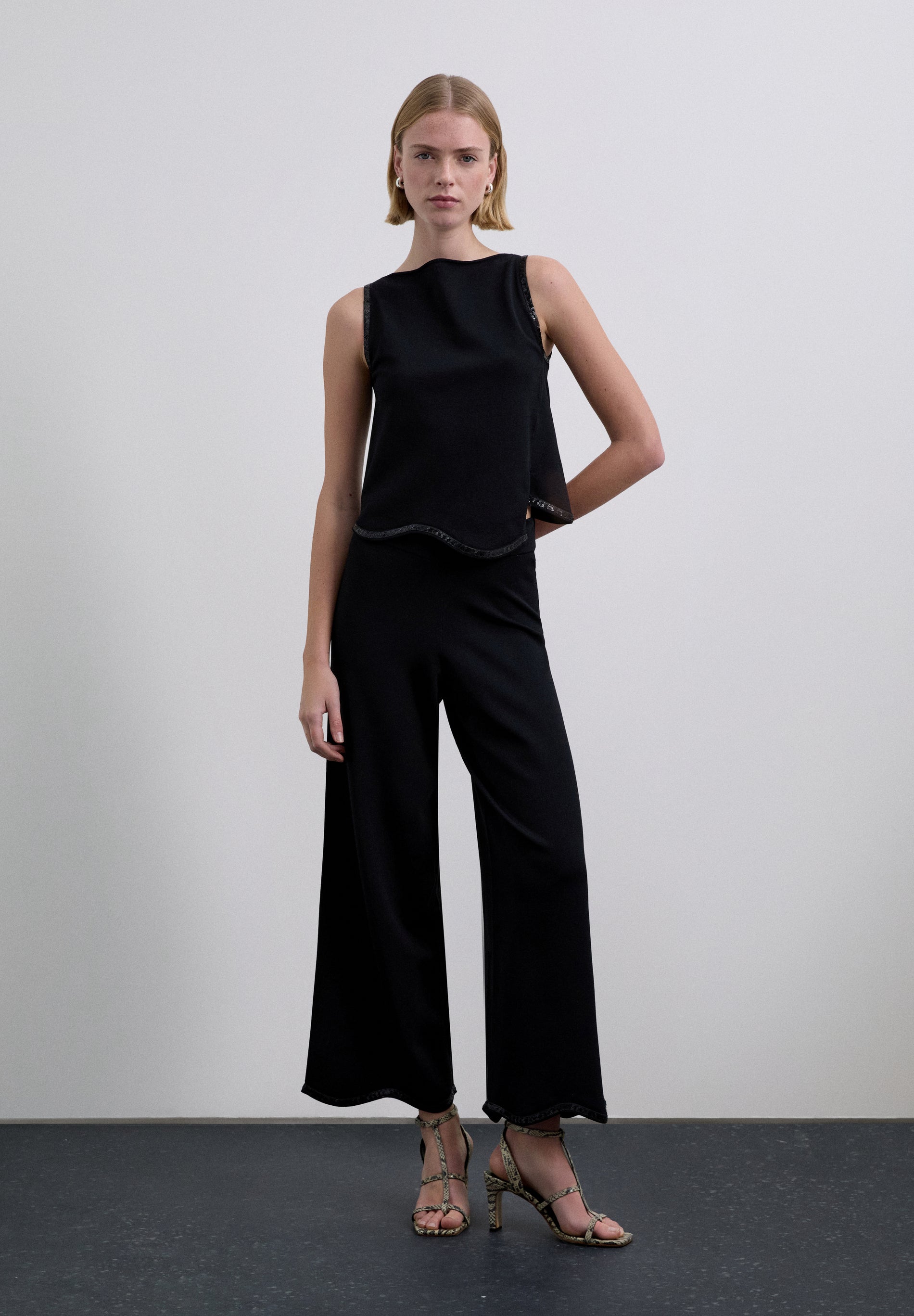 XM SCEMBELLISHMENT KNIT TOP