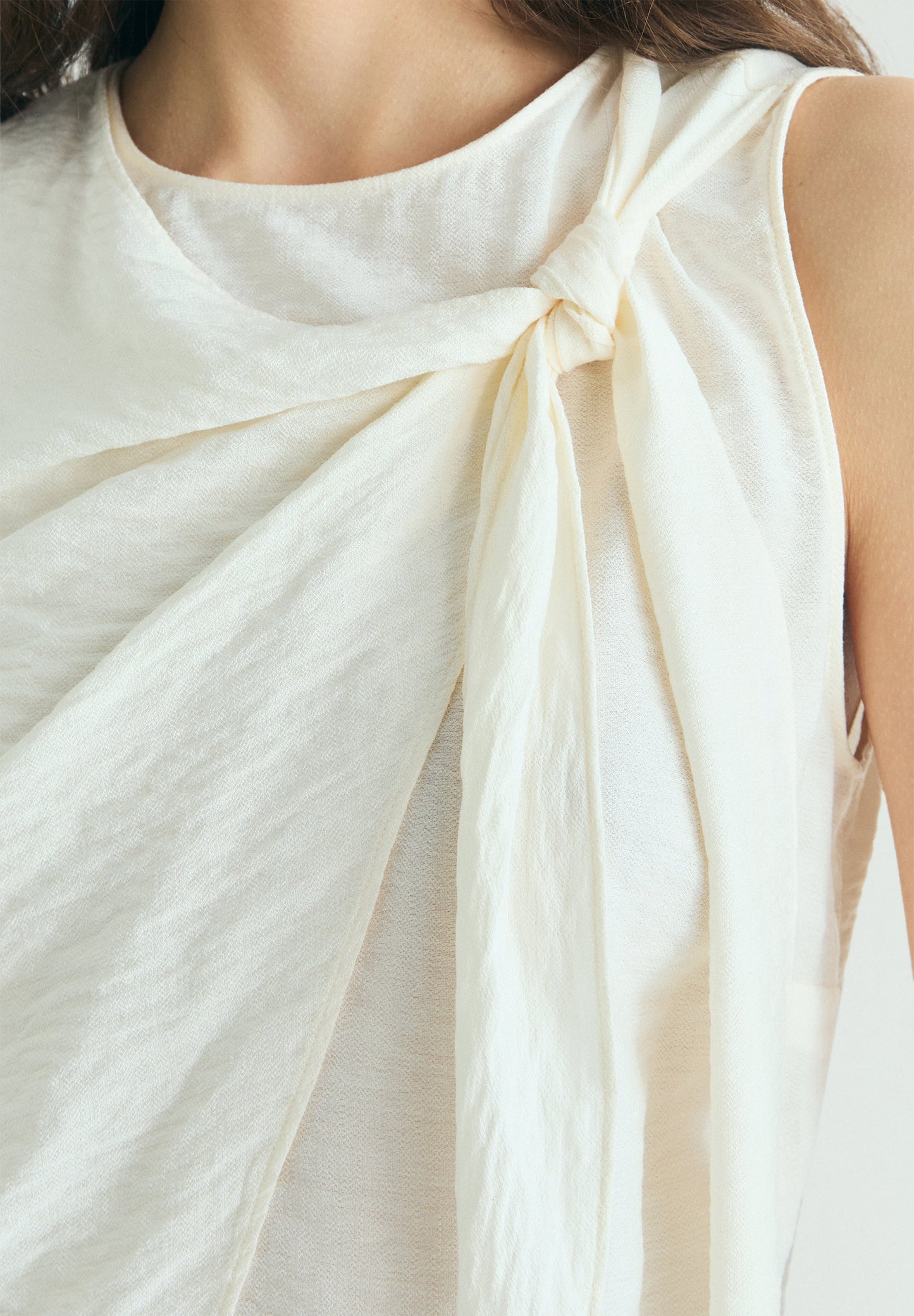 TOP ASSIMÉTRICO COM NÓ