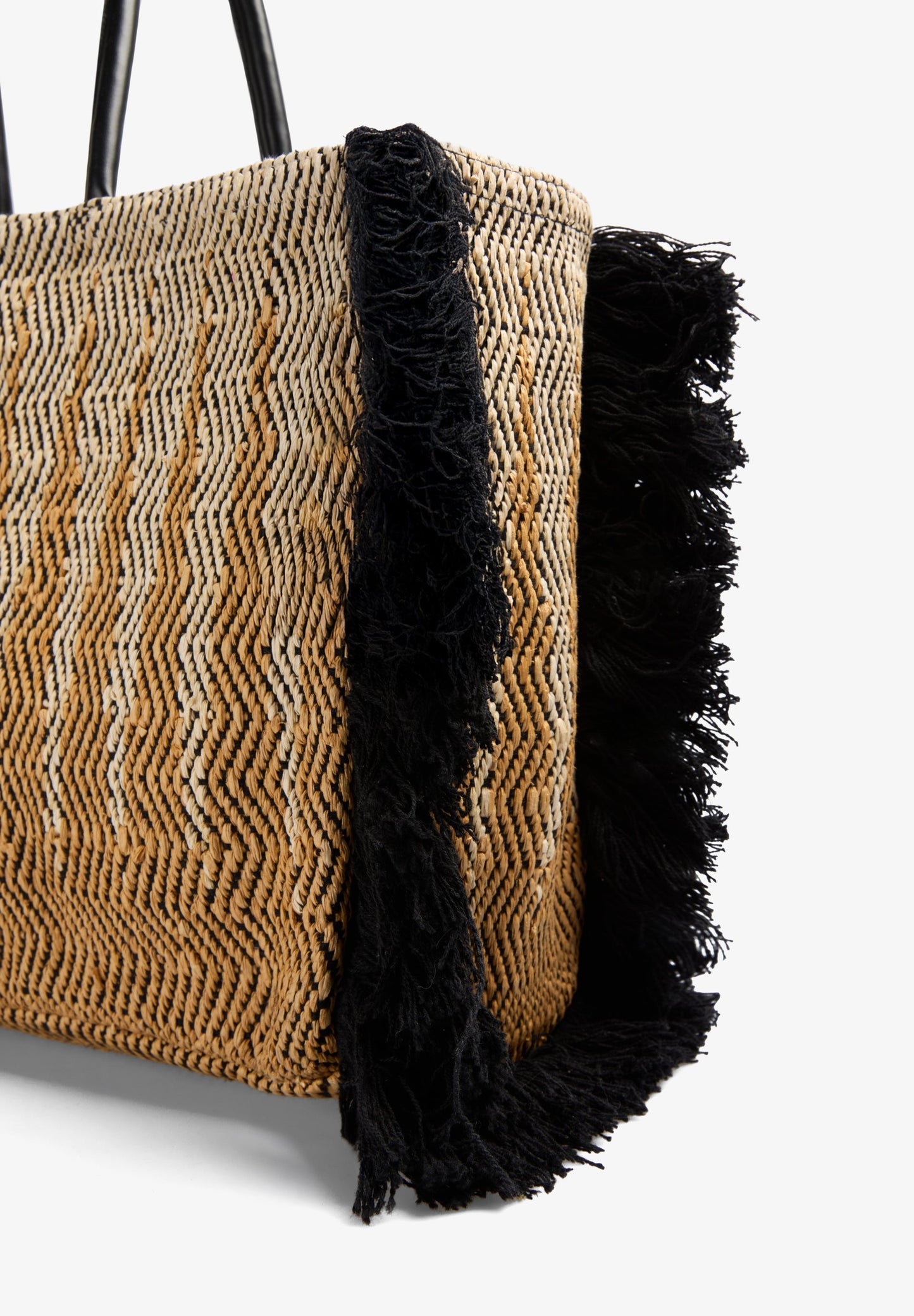 BOLSA TOTE EM FIBRA NATURAL COM FRANJAS
