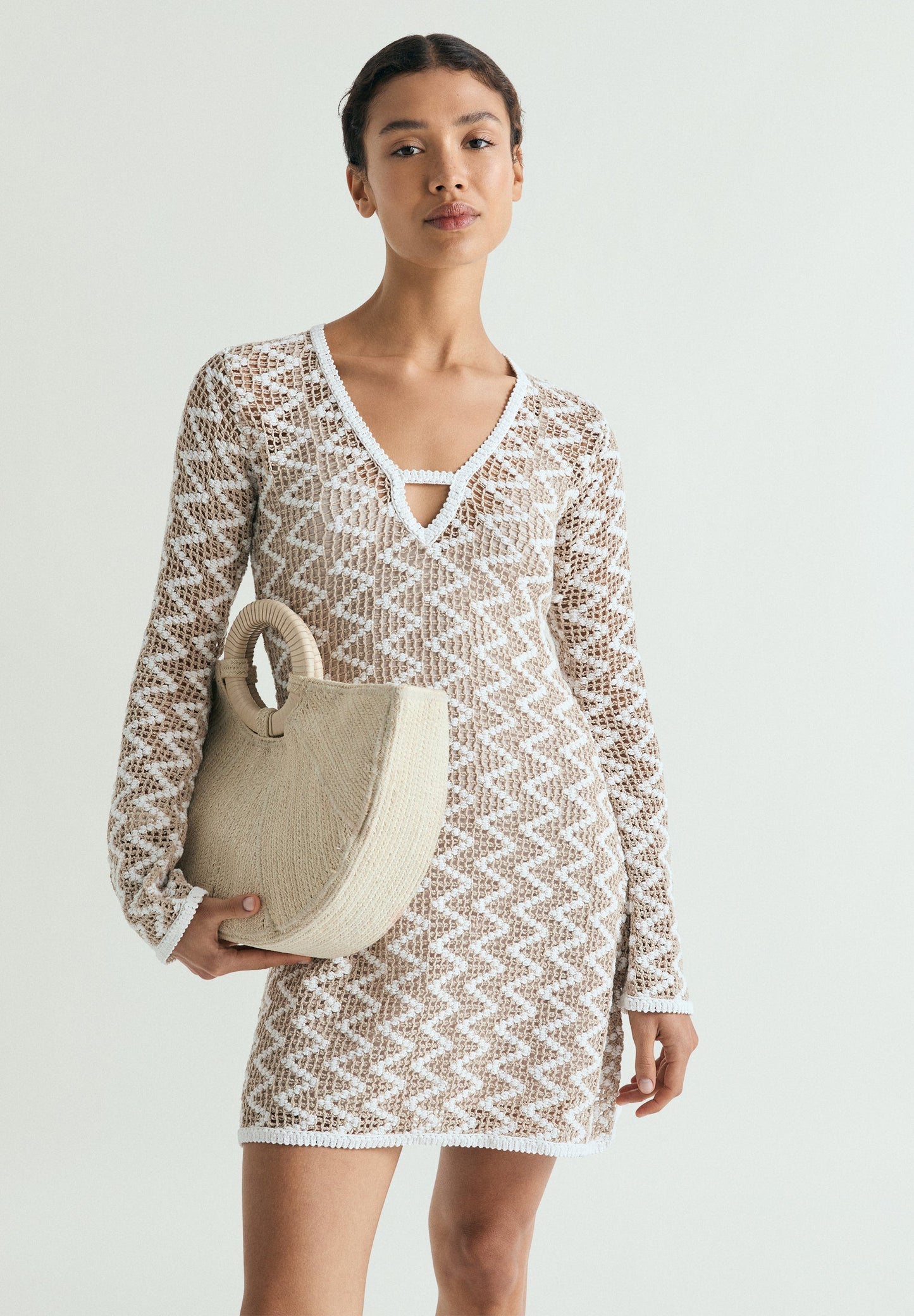 VESTIDO MINI DE CROCHÉ