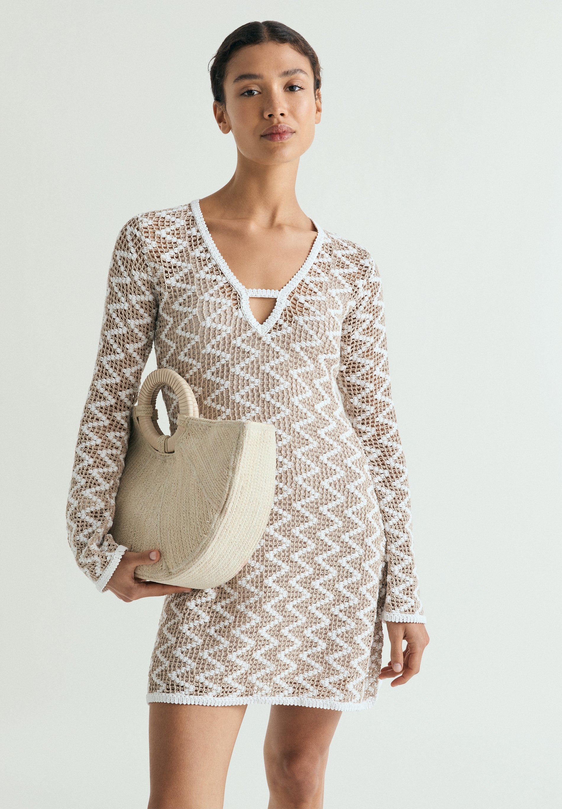VESTIDO MINI DE CROCHÉ