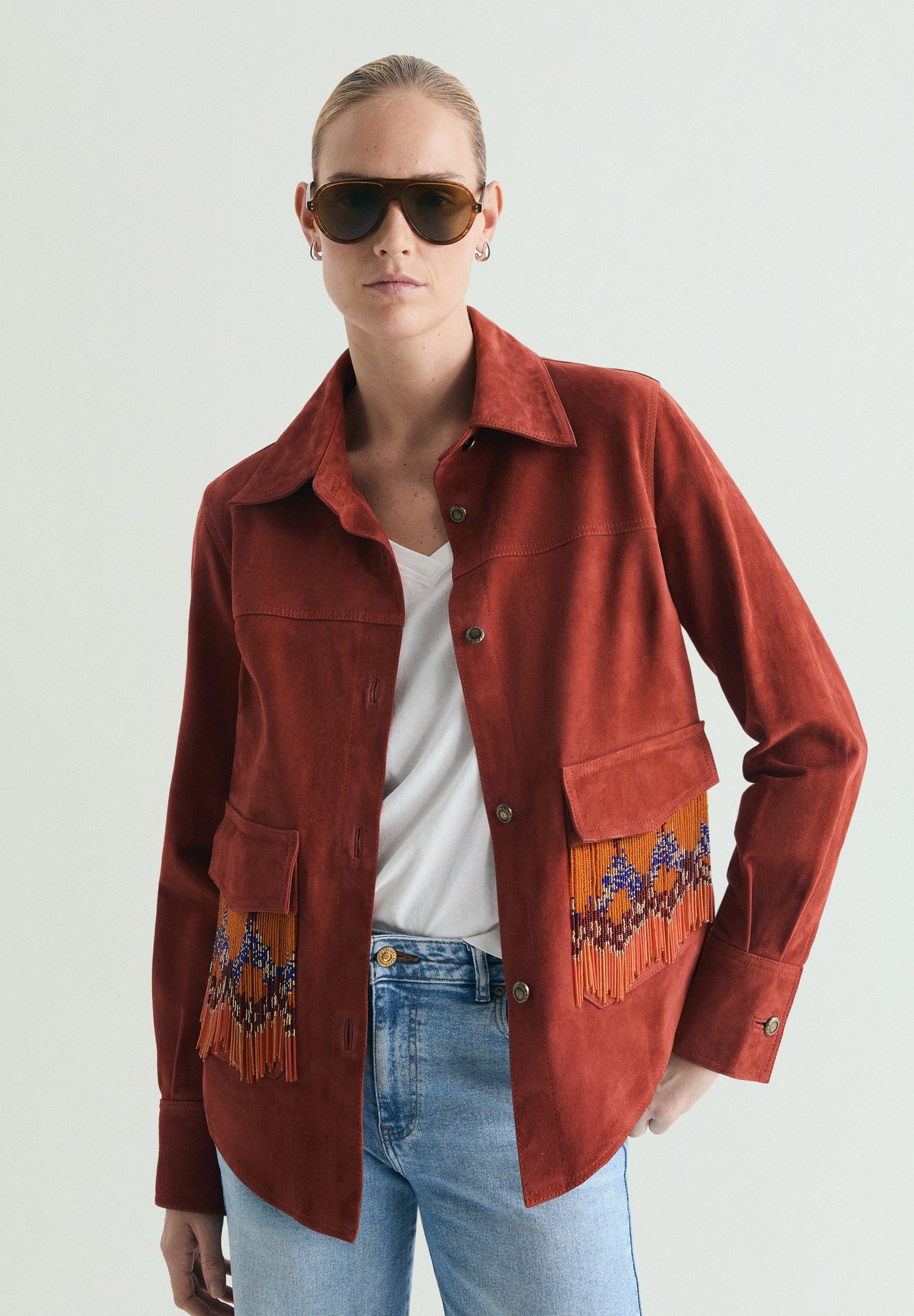 CARDIGAN EM CAMURÇA COM CONTAS