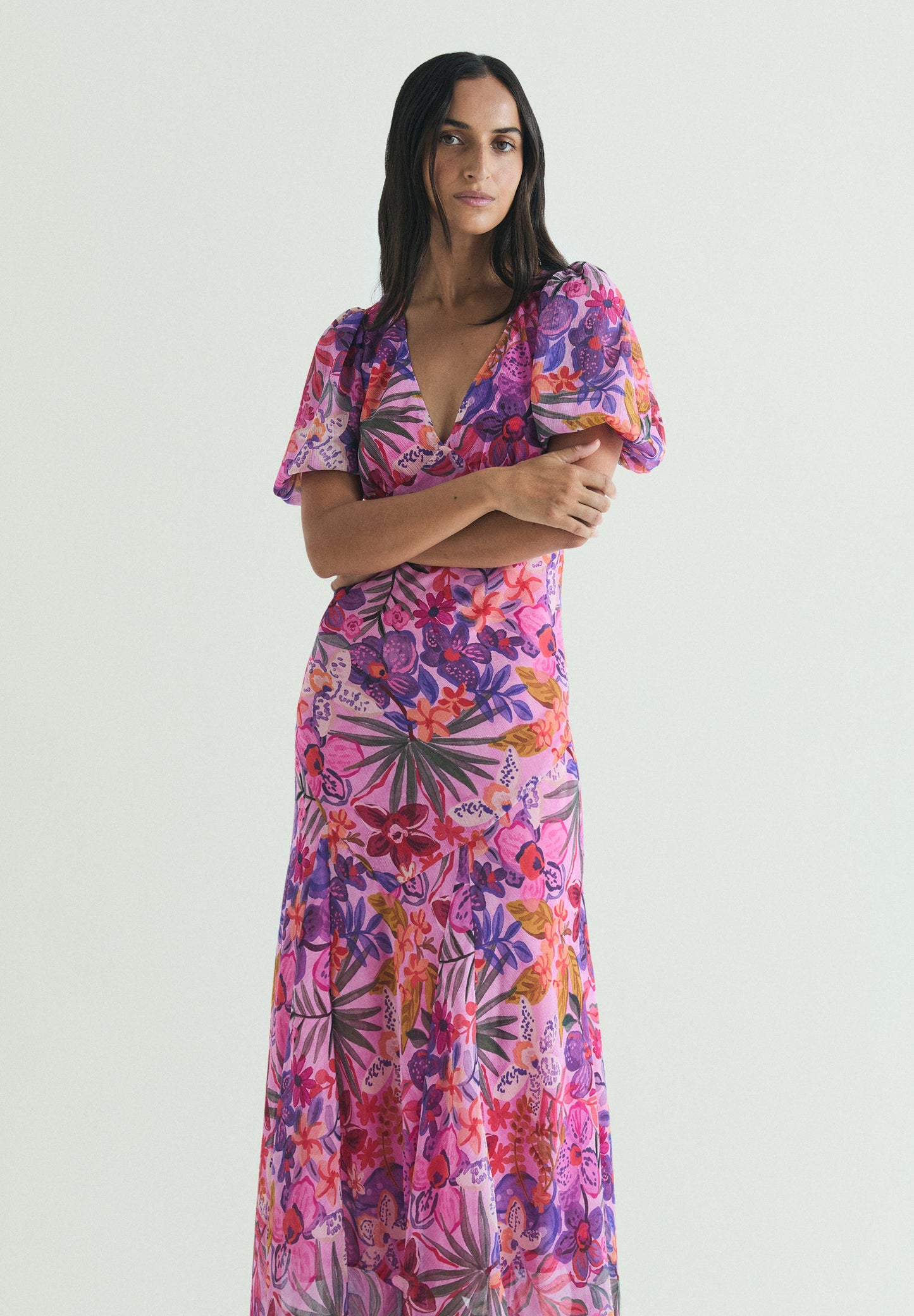 VESTIDO MAXI COM PADRÃO FLORAL