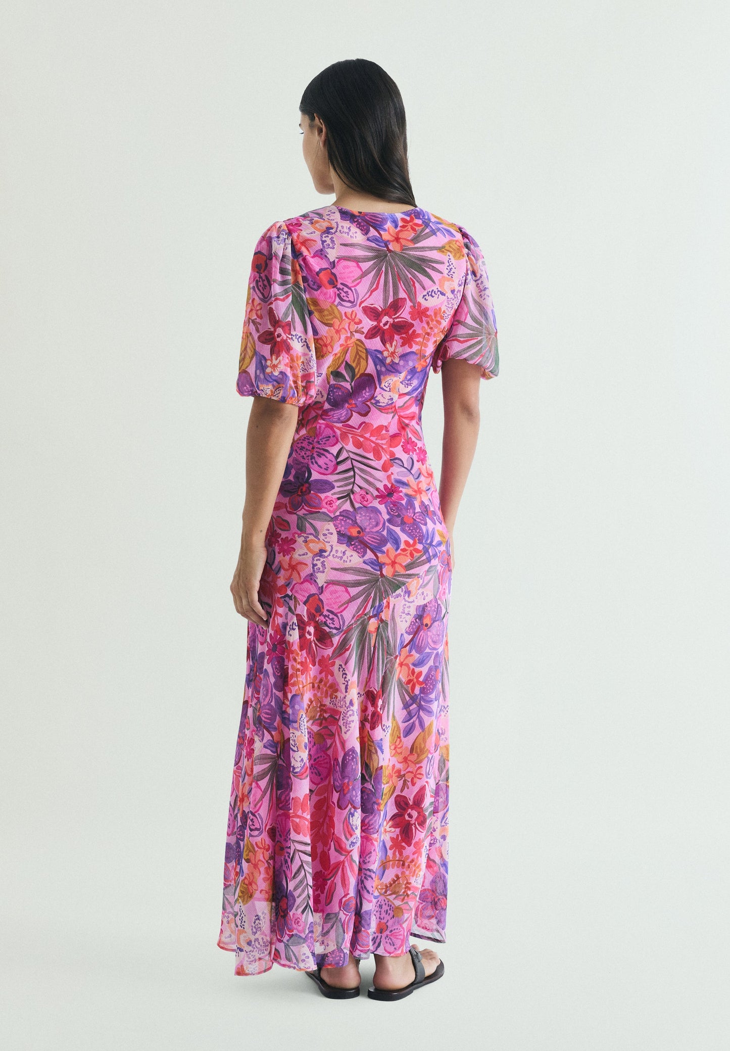VESTIDO MAXI COM PADRÃO FLORAL