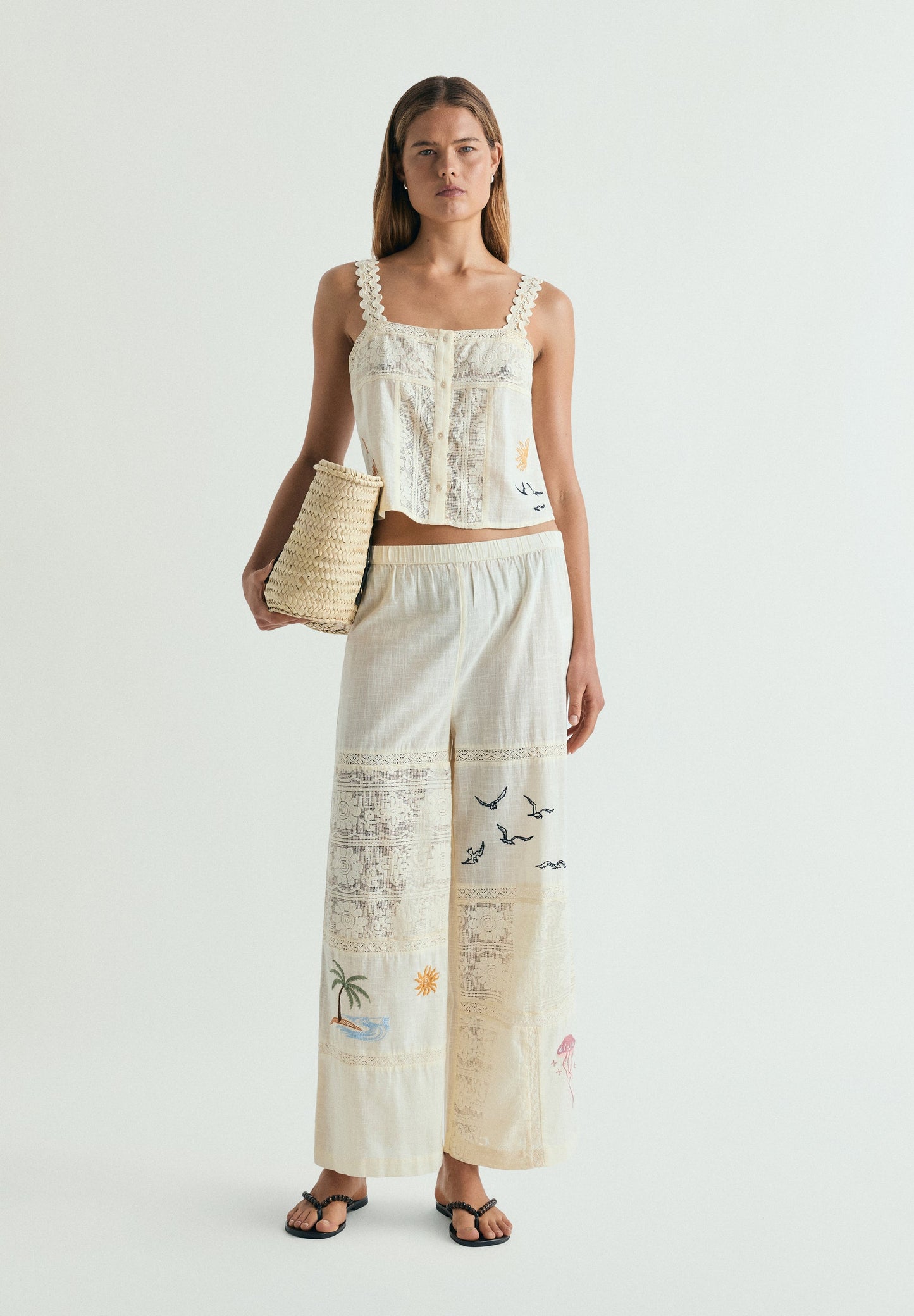 TOP DE BORDADOS COM RENDA