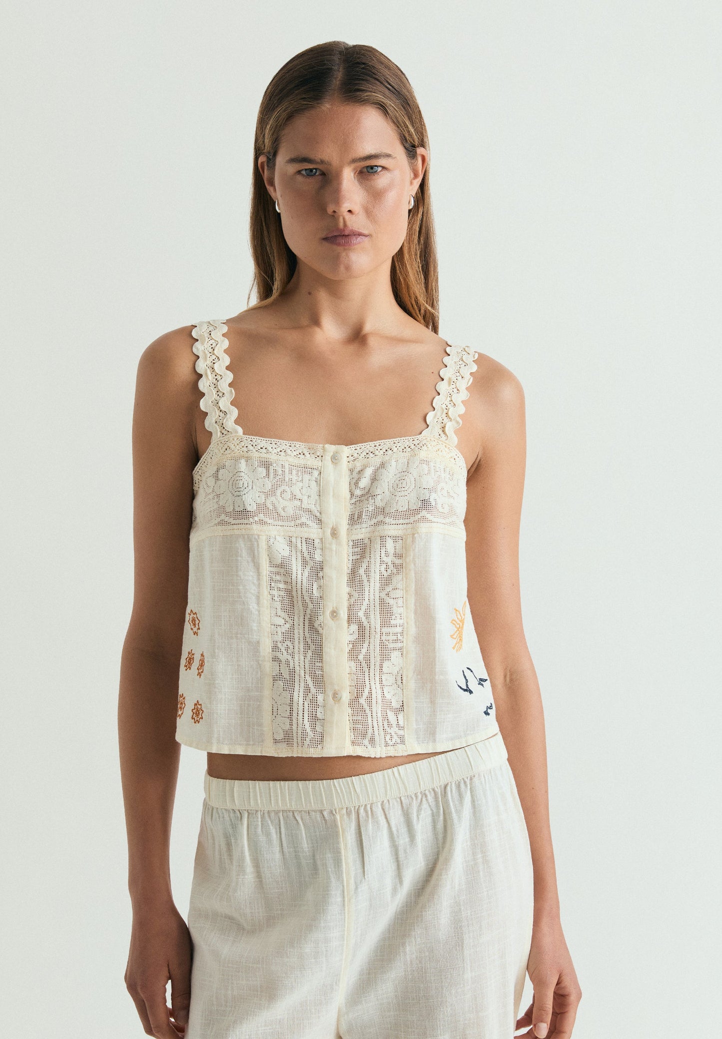 TOP DE BORDADOS COM RENDA